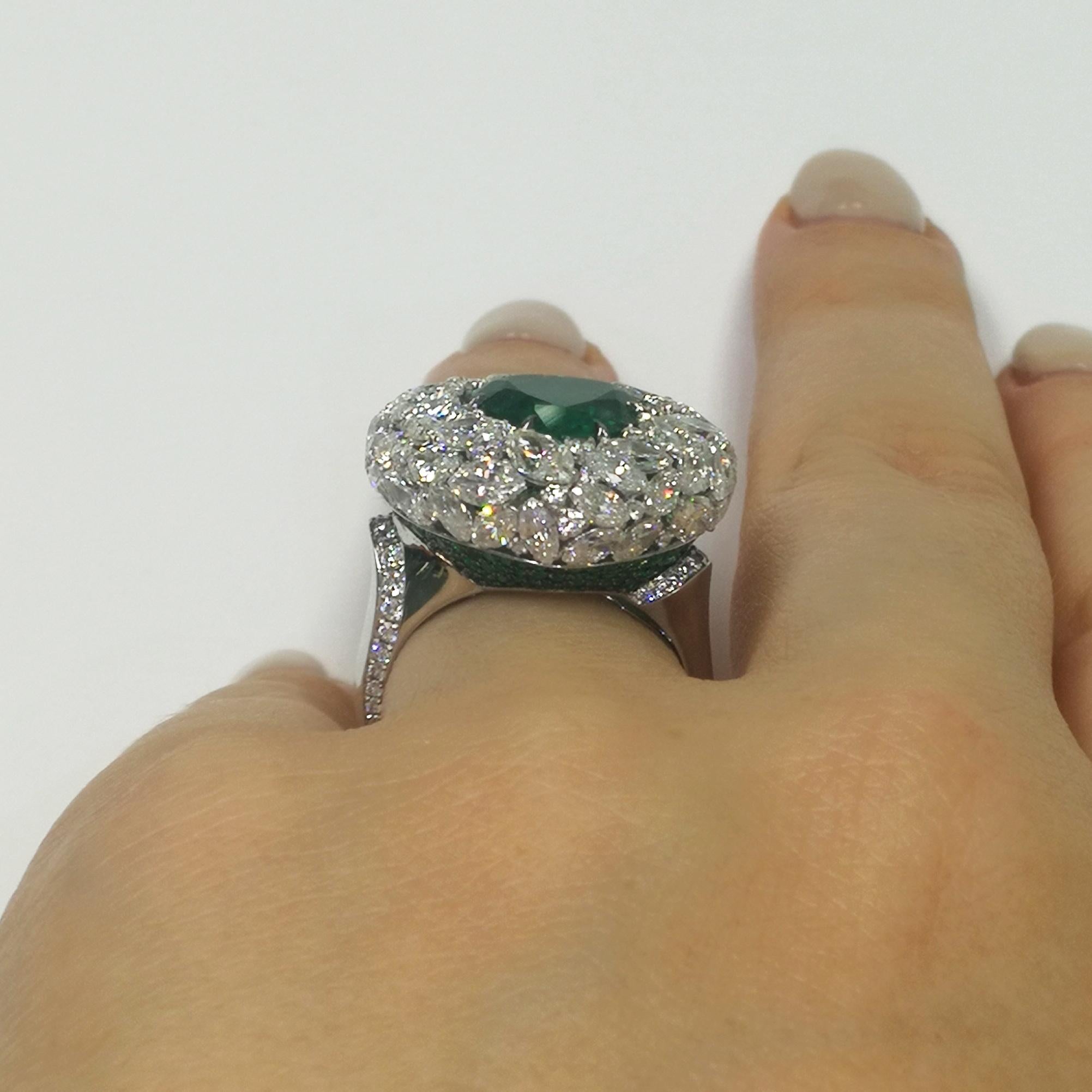 Emerald 3.70 Carat Diamonds Emeralds 18 Karat White Gold Ring For Sale 2