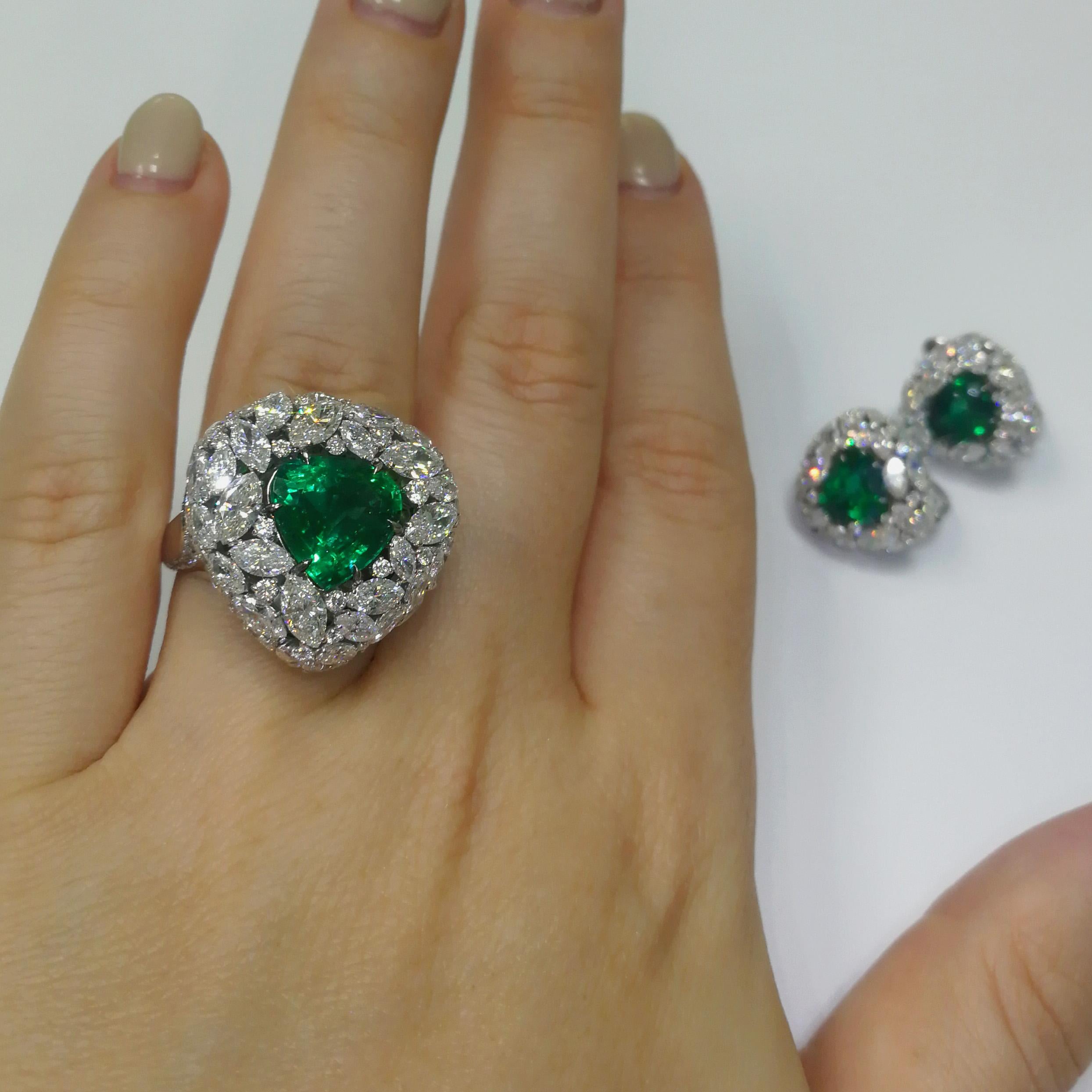 Emerald 3.70 Carat Diamonds Emeralds 18 Karat White Gold Ring For Sale 4