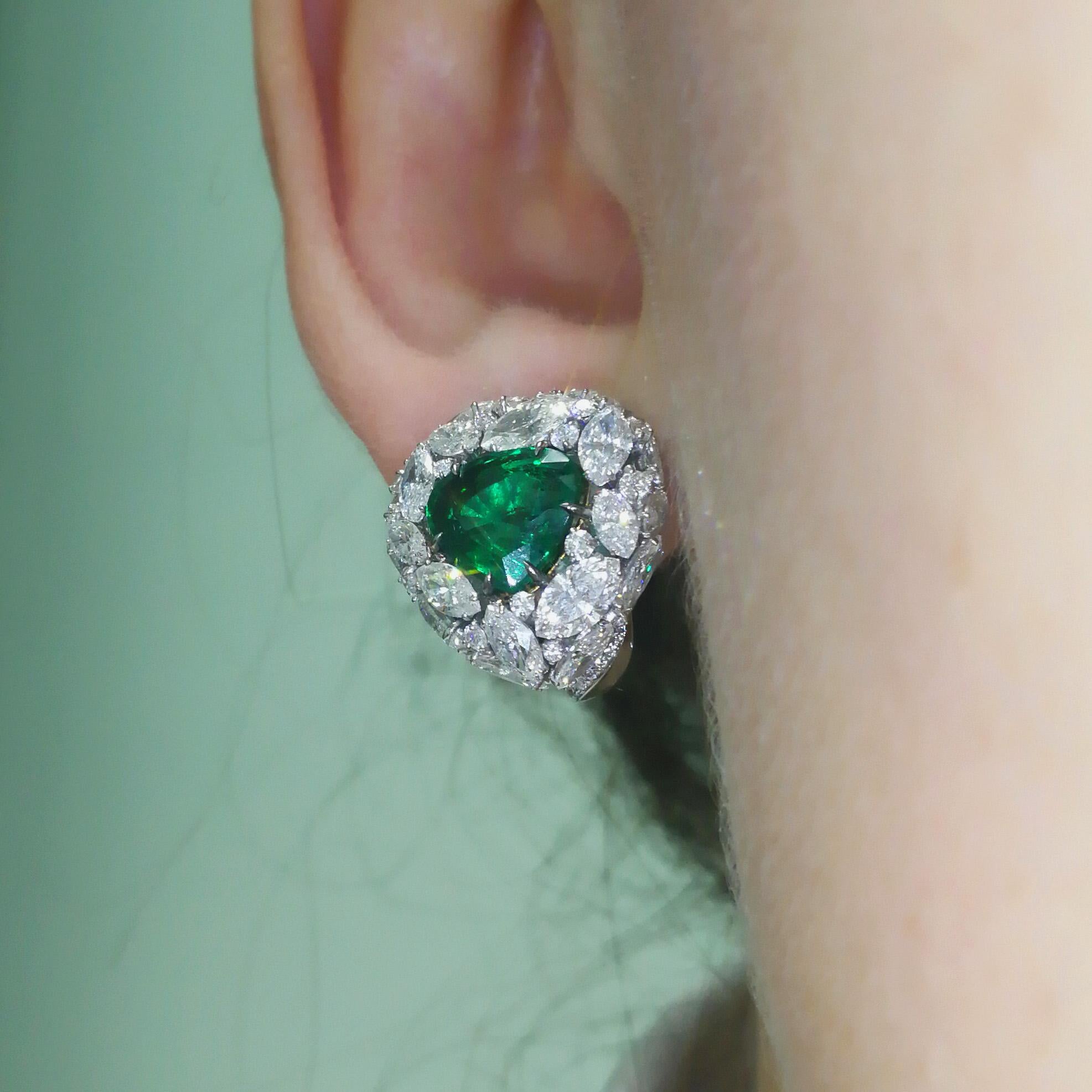Emerald 4.05 Carat Diamonds Emeralds 18 Karat White Gold Earrings For Sale 4