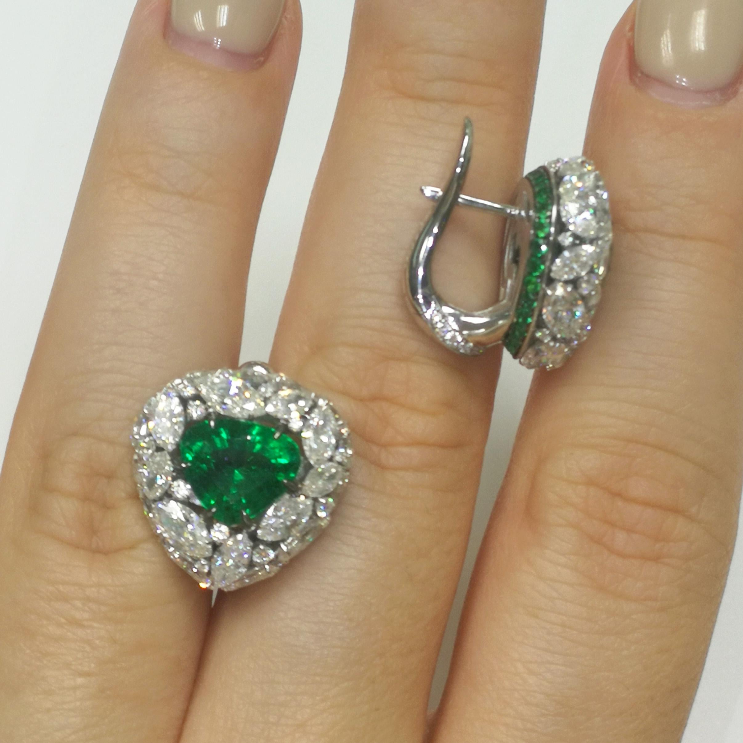 Emerald 4.05 Carat Diamonds Emeralds 18 Karat White Gold Earrings In New Condition For Sale In Bangkok, TH