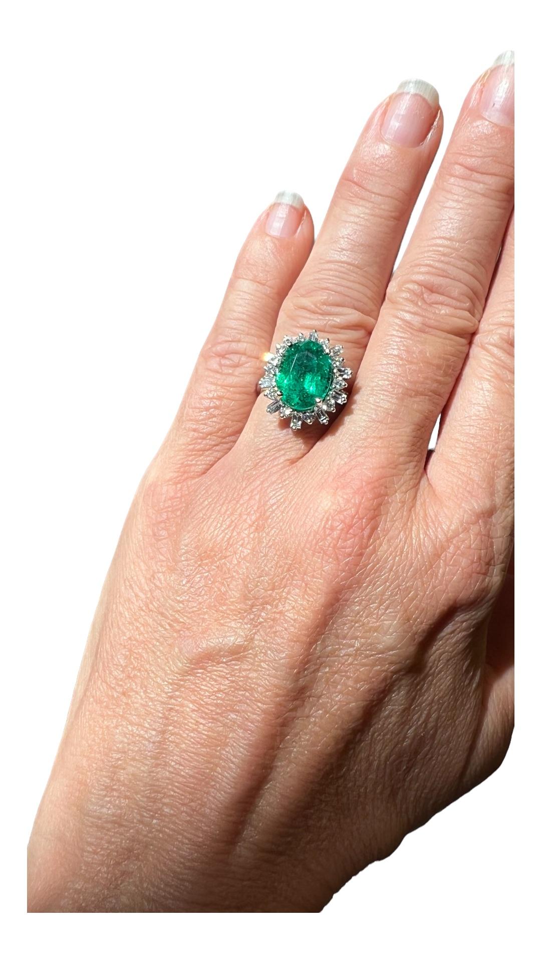 Emerald Cut Emerald 4, 79 Carat and Diamonds 0, 84 Carat Engagement Ring