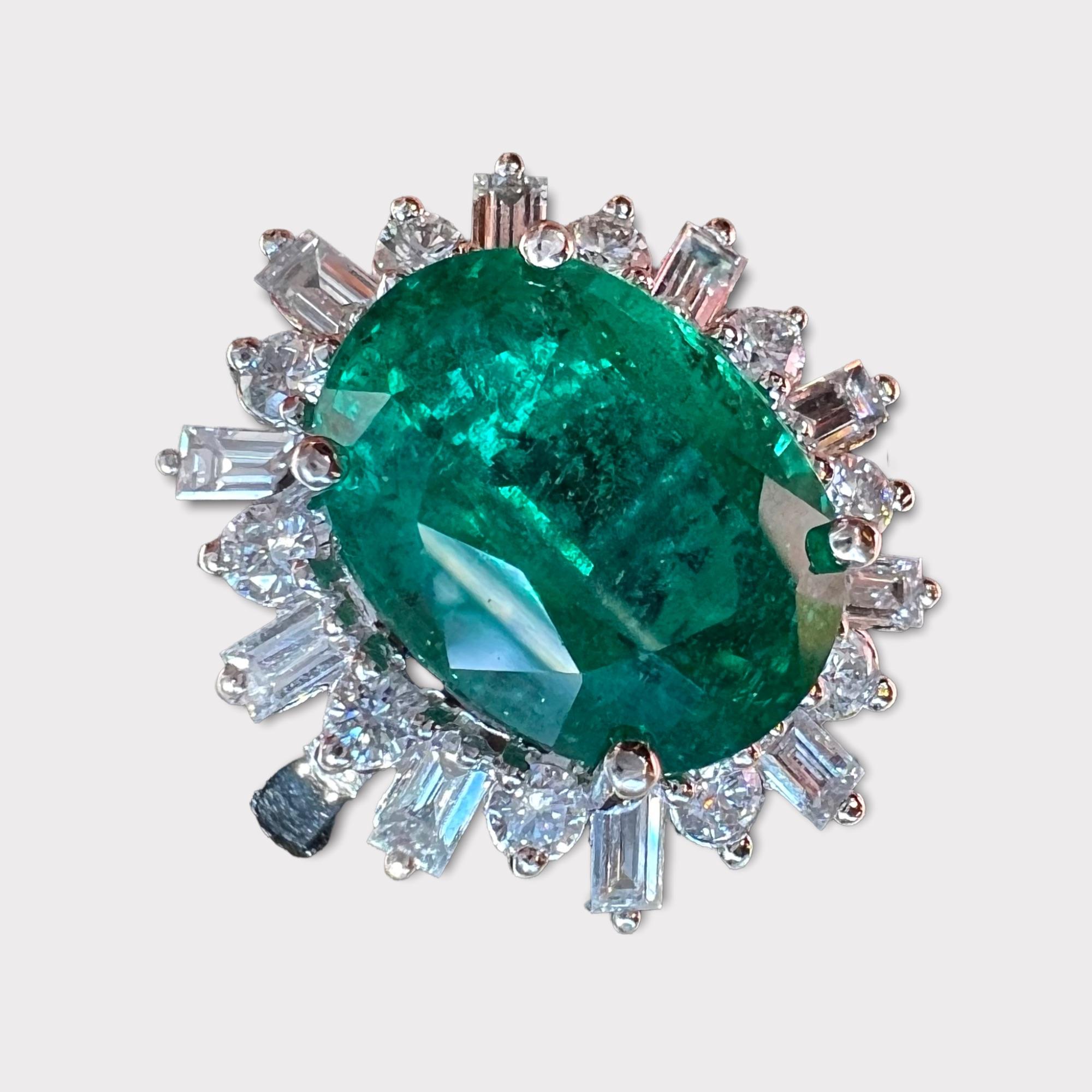 Women's Emerald 4, 79 Carat and Diamonds 0, 84 Carat Engagement Ring