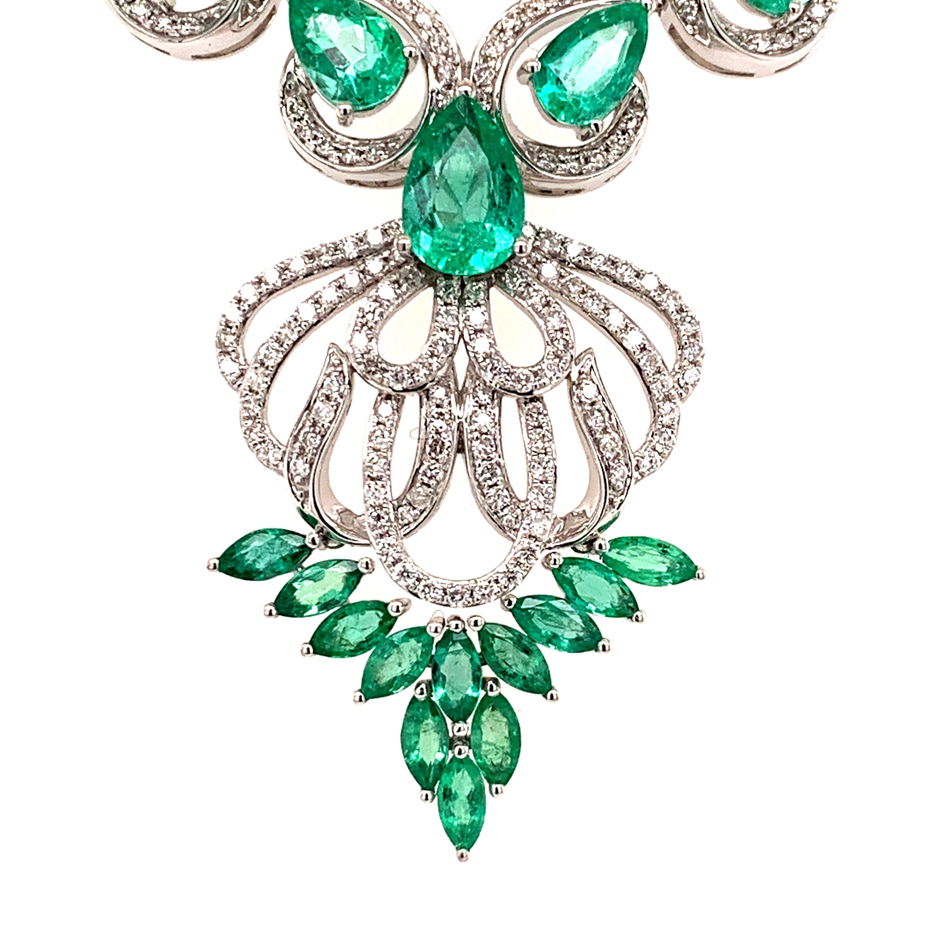 Contemporary 5.17 Carat Emerald Diamond Pendant Necklace