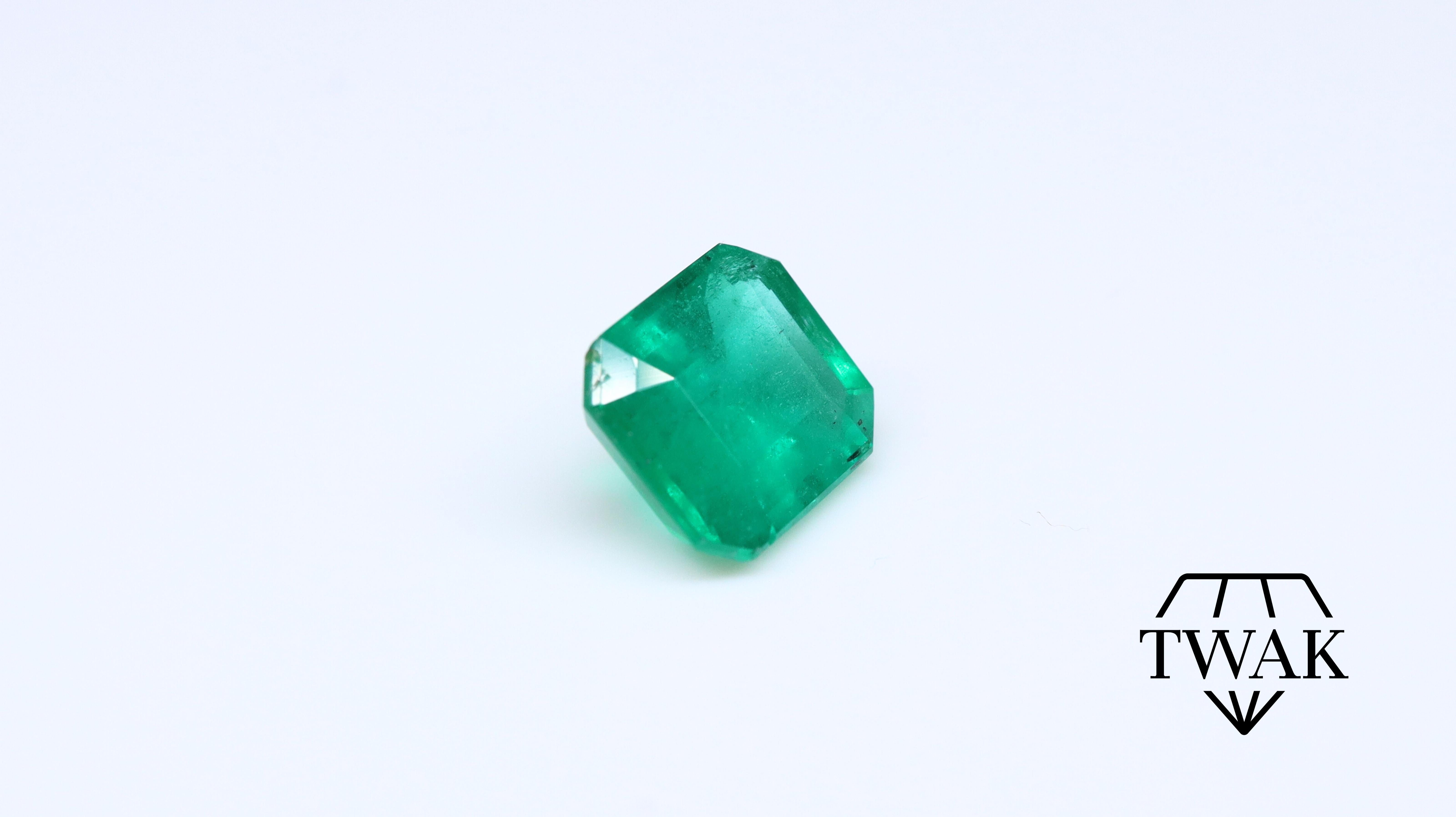 Emerald 7x8 1.89ct For Sale 1