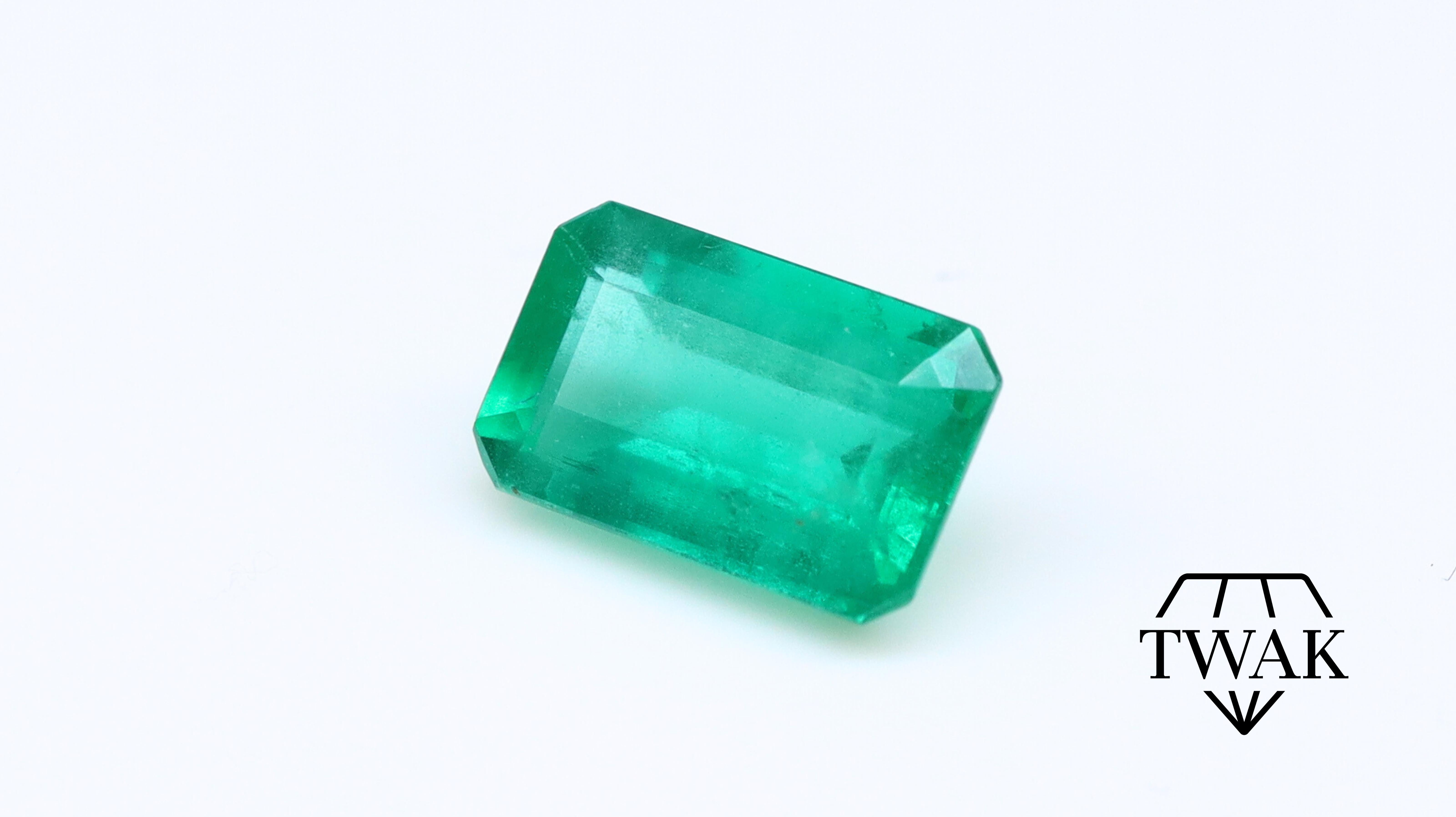 Smaragd 8x5 mm 1,09 Karat (Smaragdschliff) im Angebot