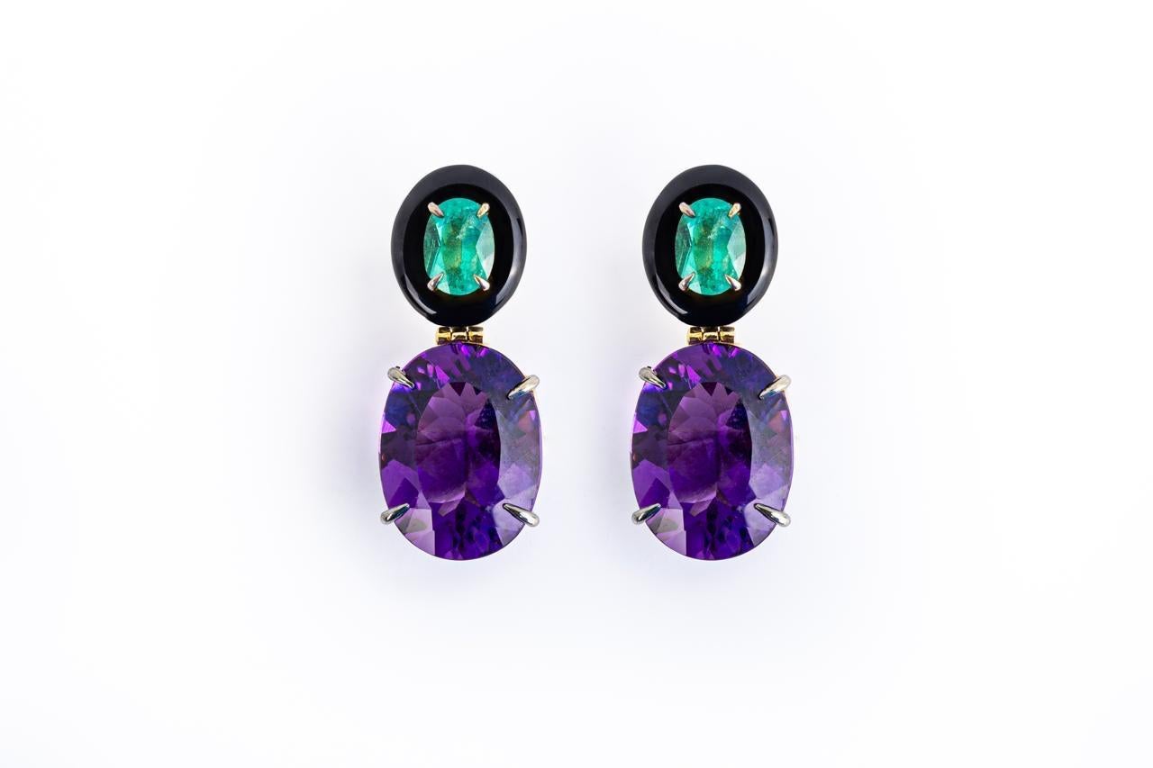 Emerald Cut Pendants d'oreilles en émeraude, améthyste et agate noire / or jaune 18k en vente