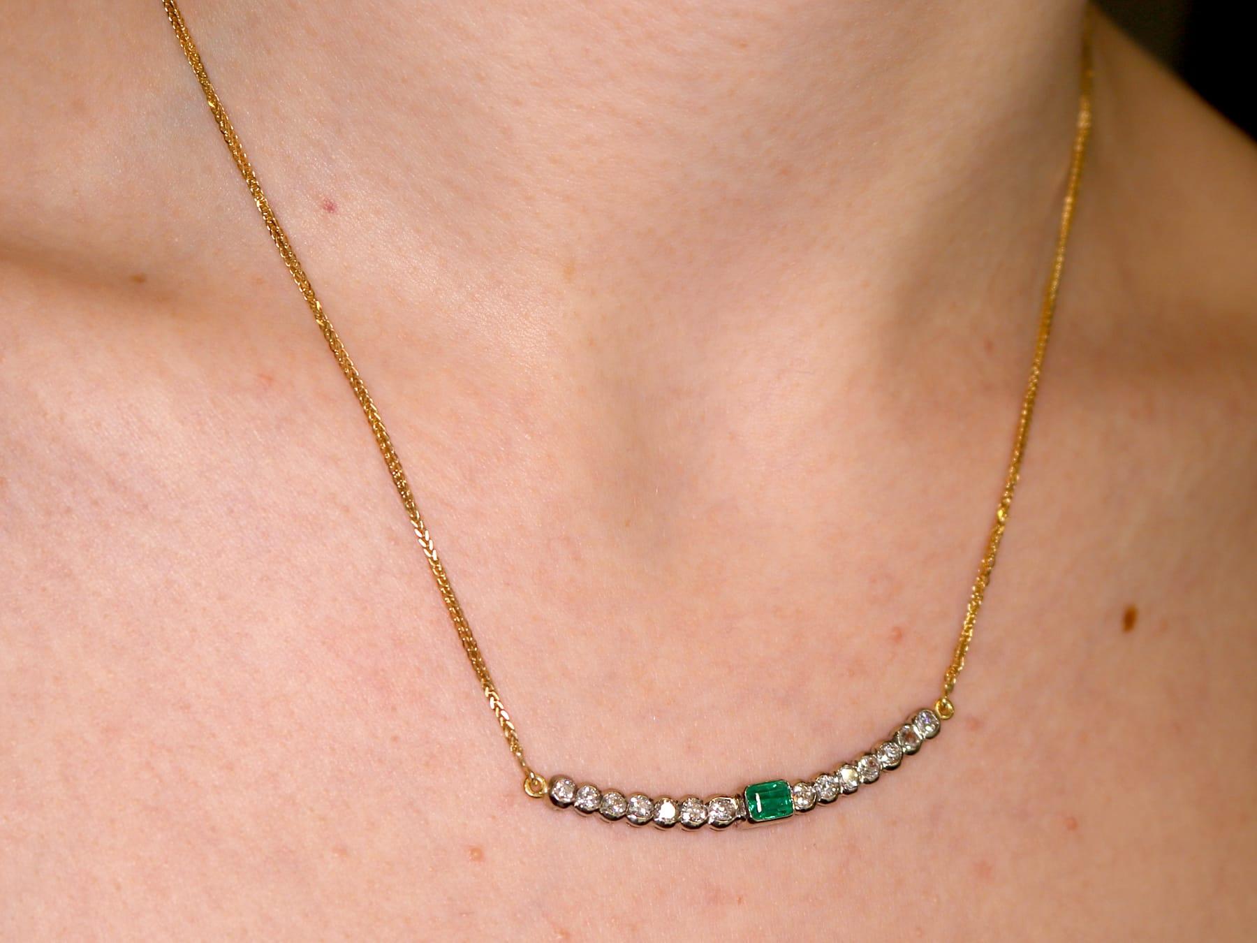 Vintage Emerald and 1.54 Carat Diamond White Gold Necklace For Sale 3