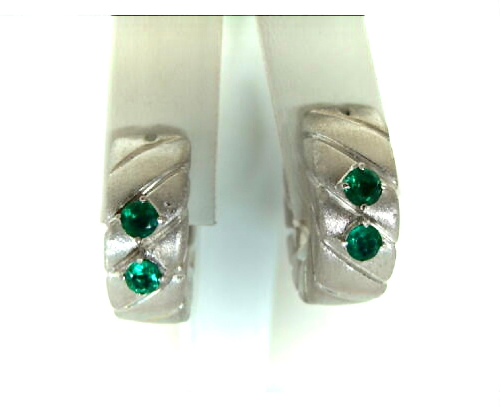 Emerald and 18 Karat White Gold Hoop Earrings For Sale 1