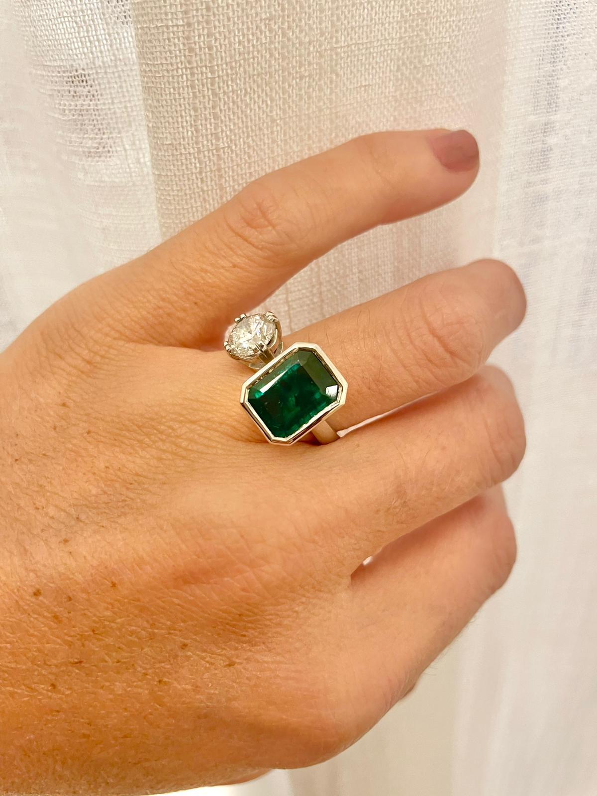 Emerald and 1ct White Diamond Toi E Moi Style Ring in Platinum or Gold In New Condition In Brisbane, AU