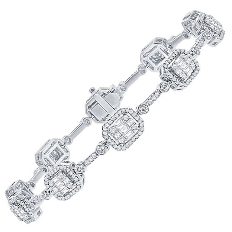 Bracelet 18 carats avec émeraudes et baguettes en vente