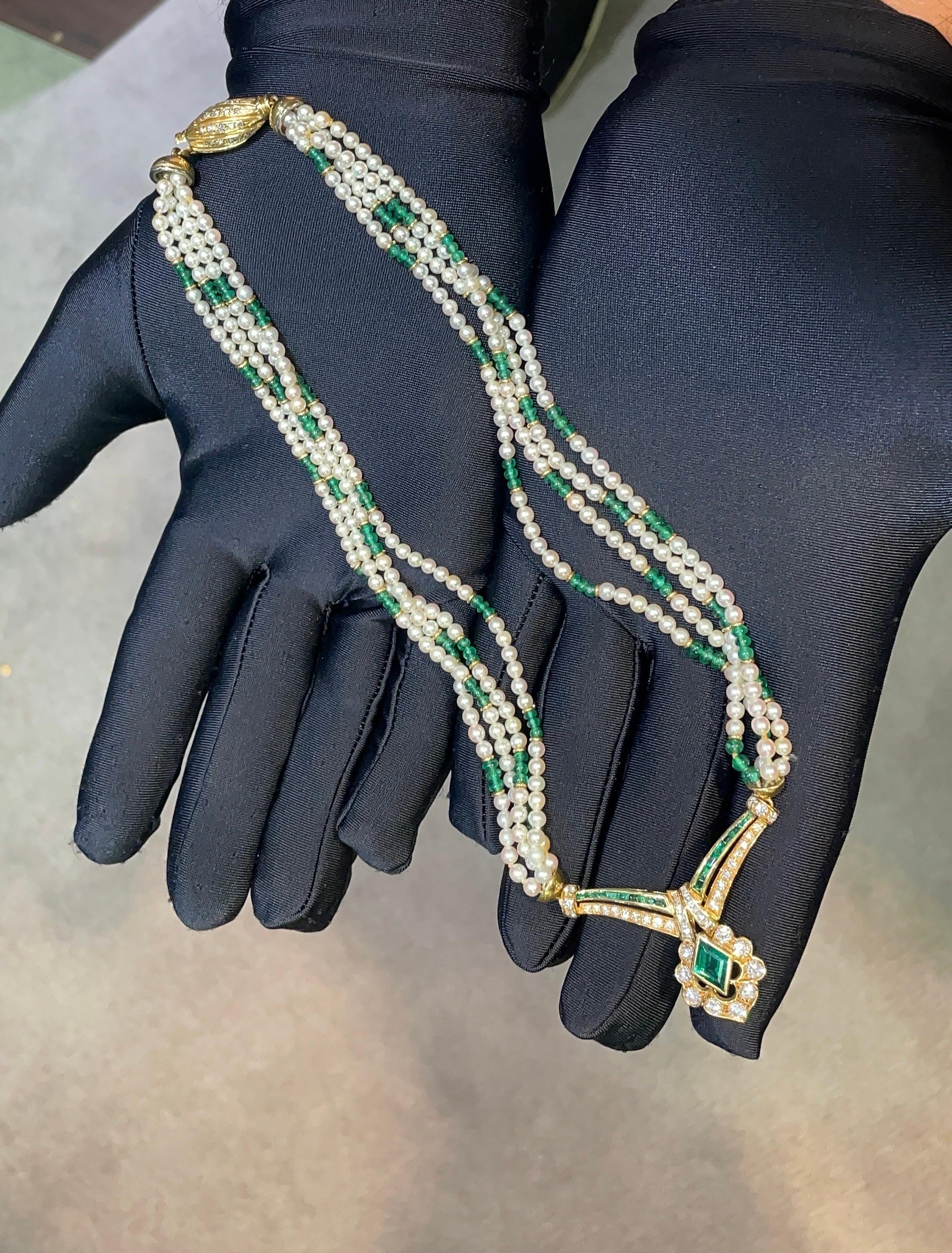 Taille mixte Collier d'émeraudes et de perles de culture en vente
