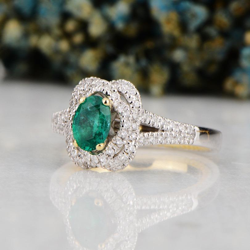 Emerald And Diamond 1.17ct Ring In New Condition For Sale In Fatih, 34