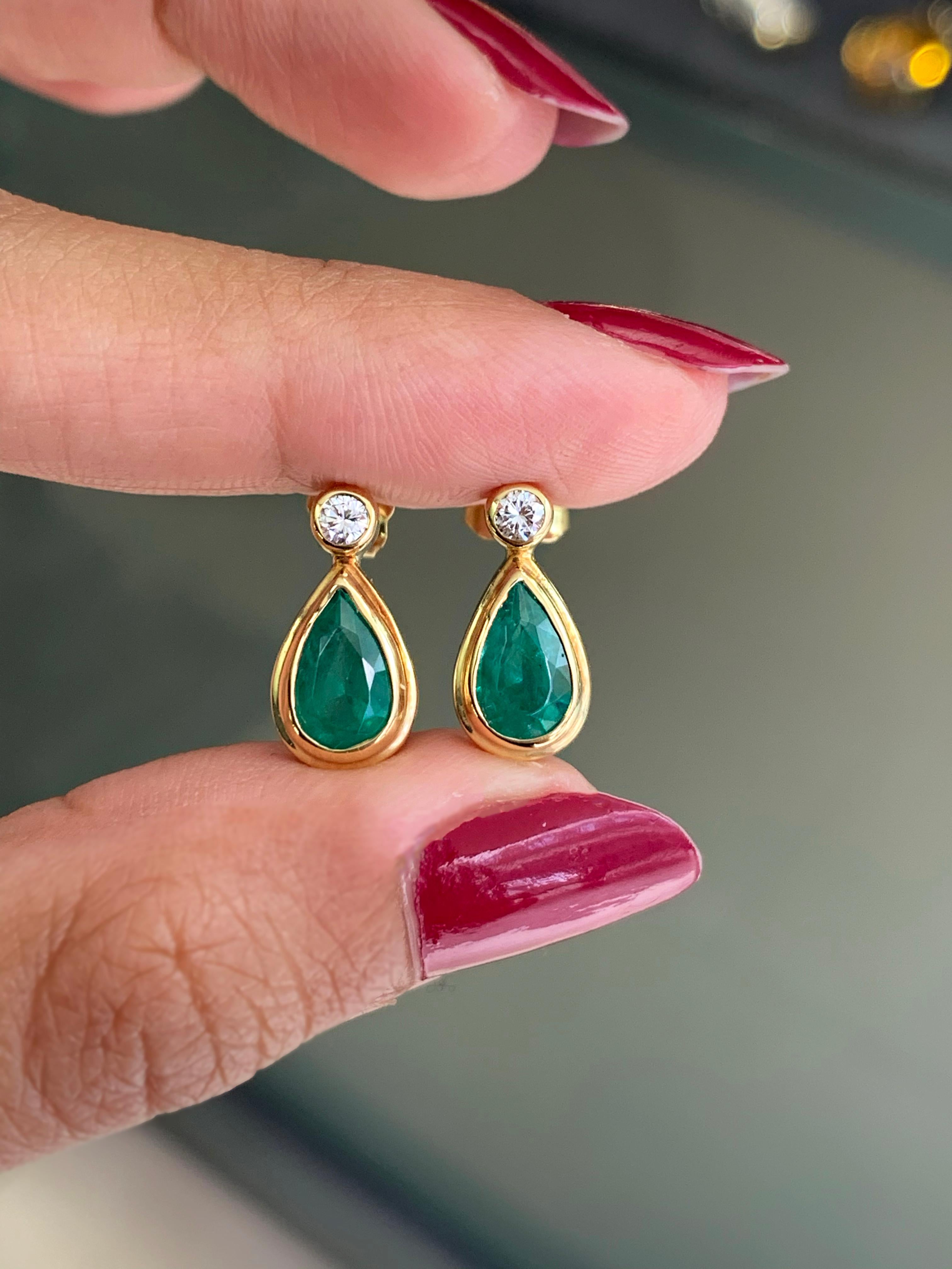emerald and gold drop earrings