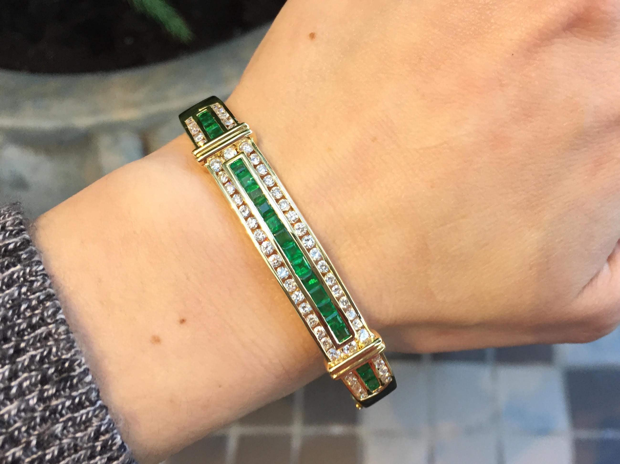 Emerald and Diamond 18 Karat Gold Bangle Bracelet 5