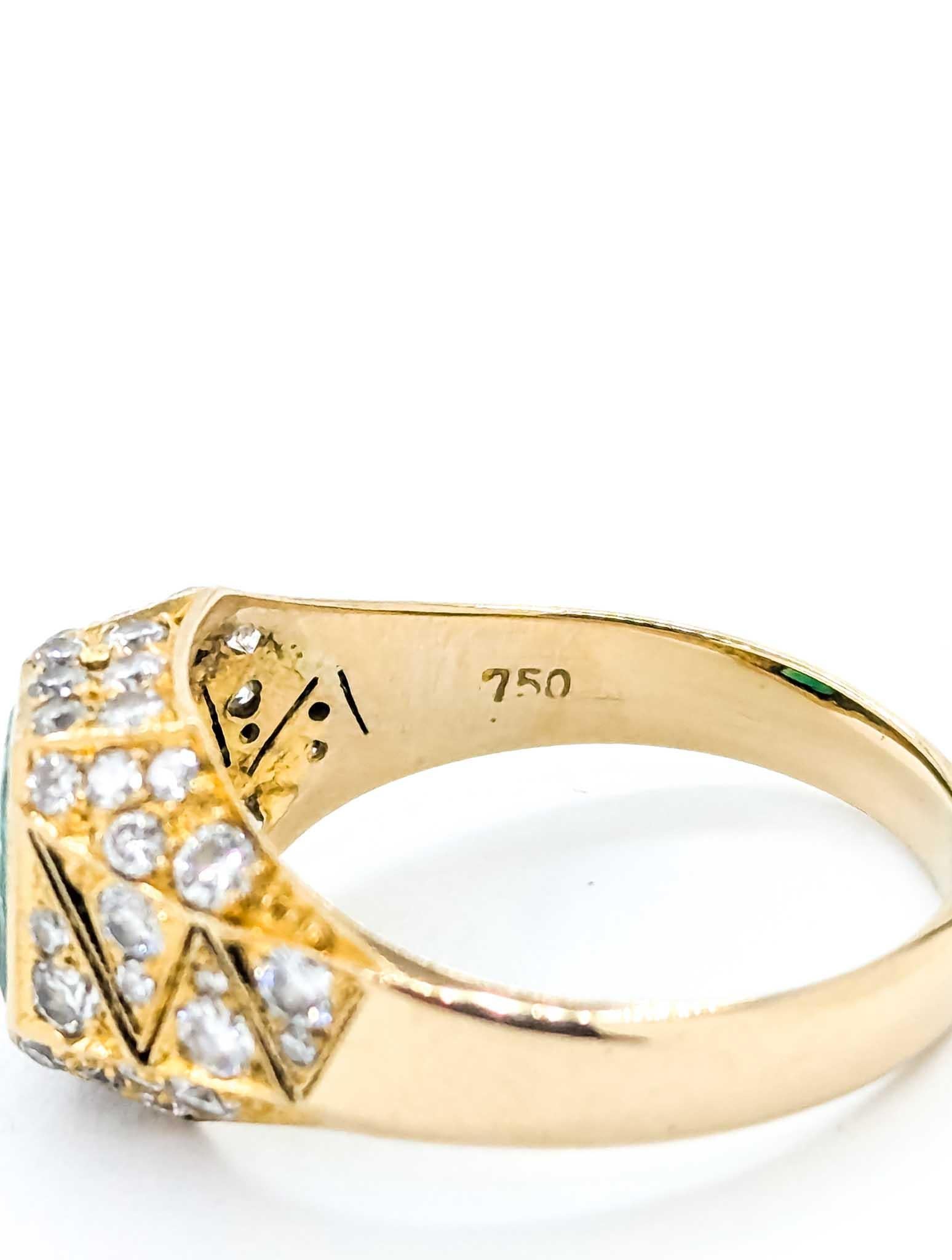 Anillo de oro de 18 quilates con esmeralda y diamantes en venta 4