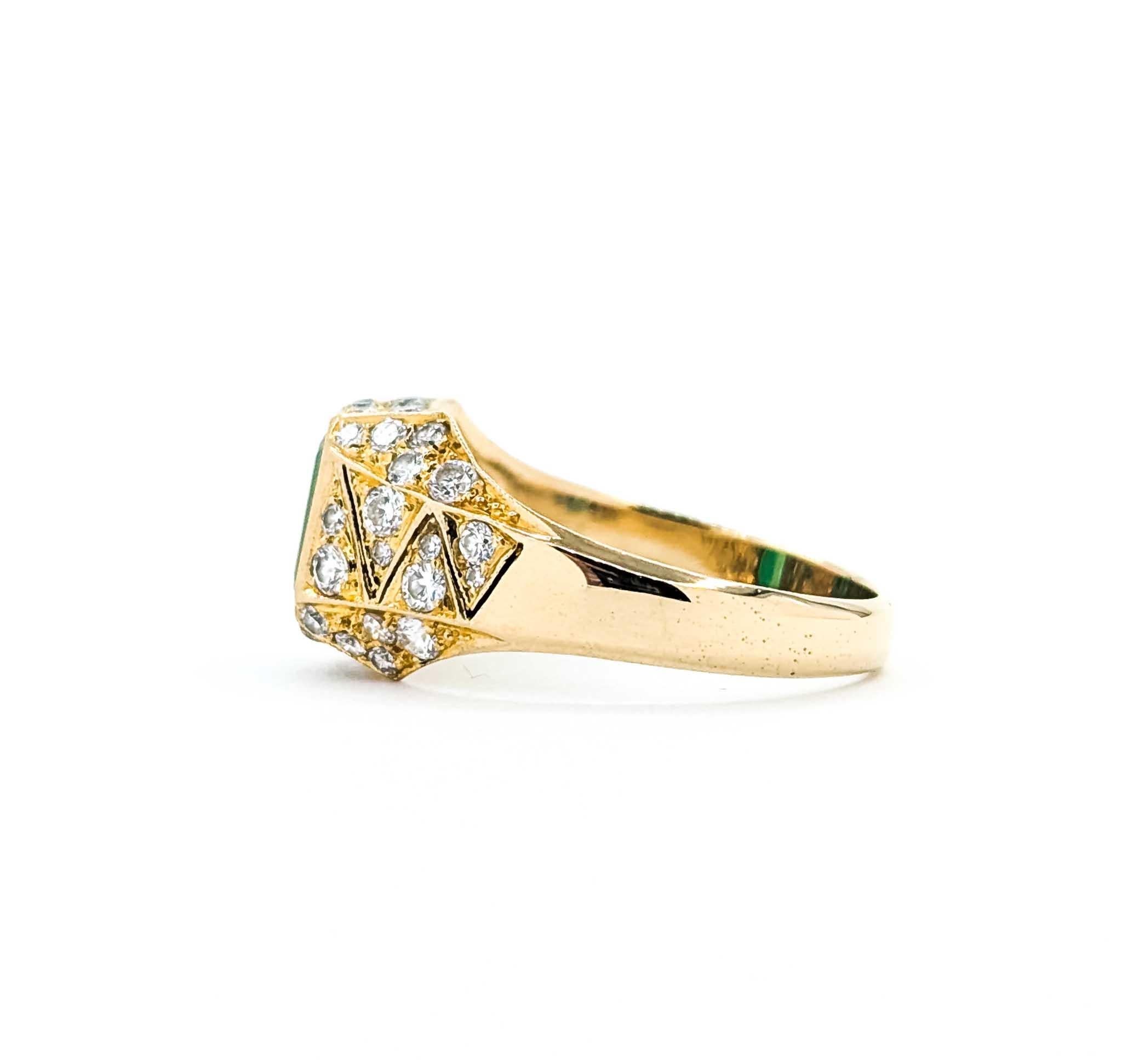 Anillo de oro de 18 quilates con esmeralda y diamantes en venta 3