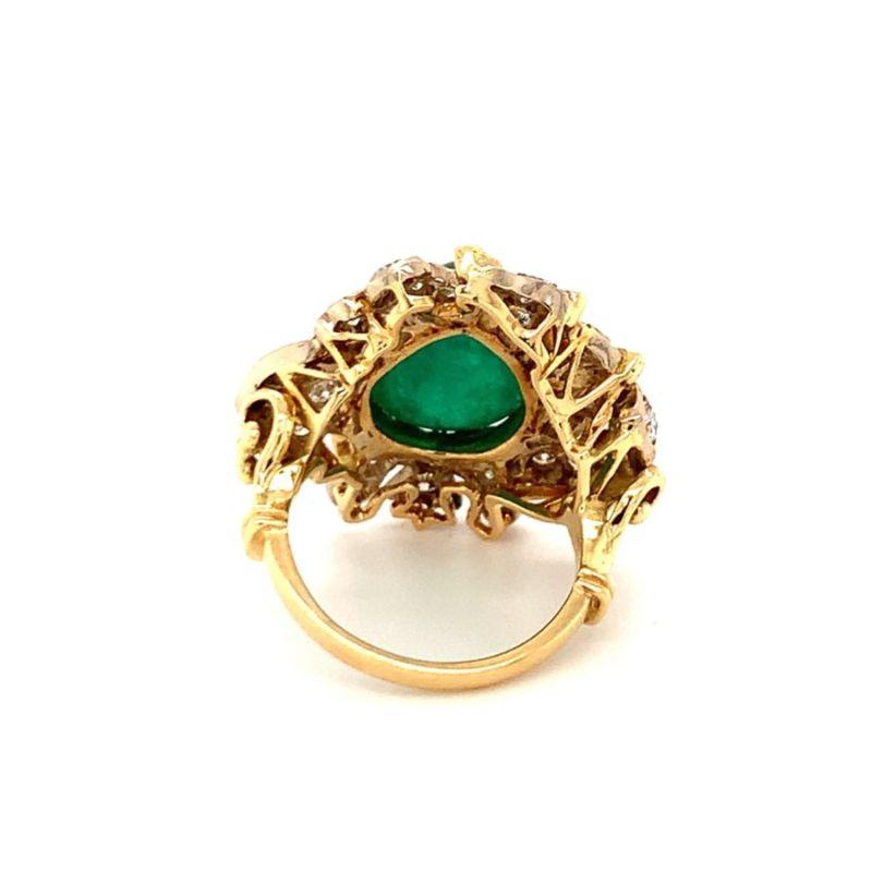 Cabochon Emerald and Diamond 18K Yellow Gold Ring, circa 1960s For Sale