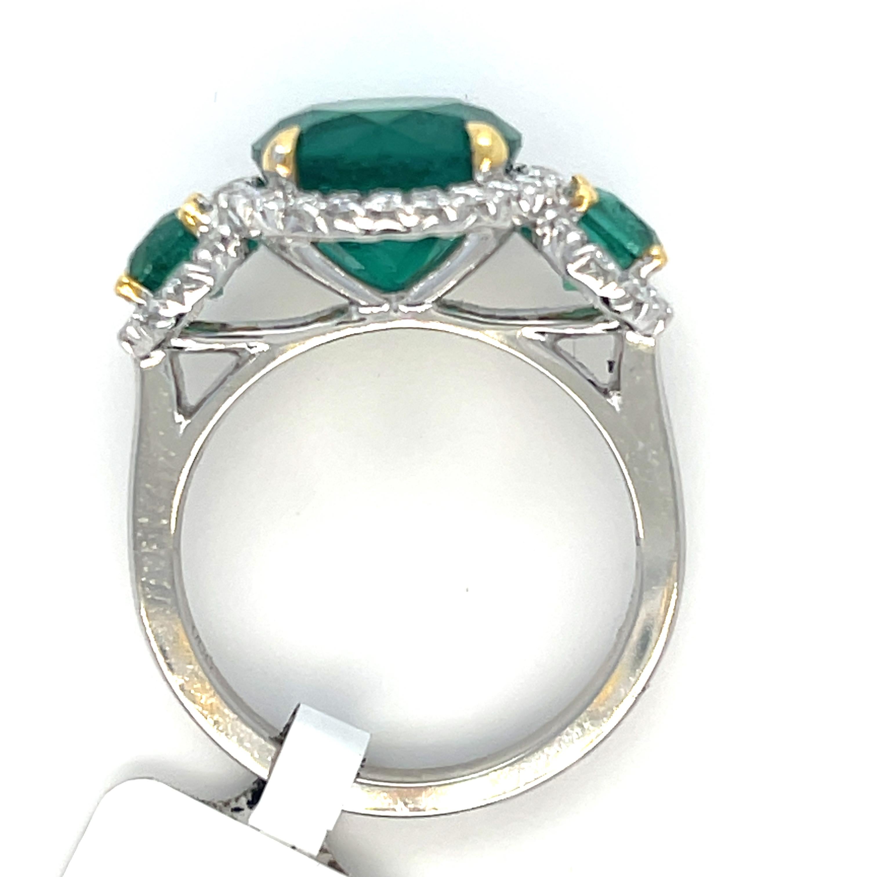 Round Cut Emerald and Diamond 3 stone halo Ring in 18K Yellow and White Gold  For Sale