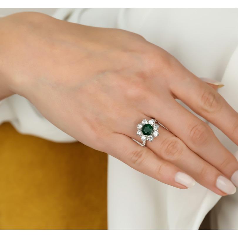 Smaragd und Diamant 3,30 Karat Cluster-Ring Damen im Angebot