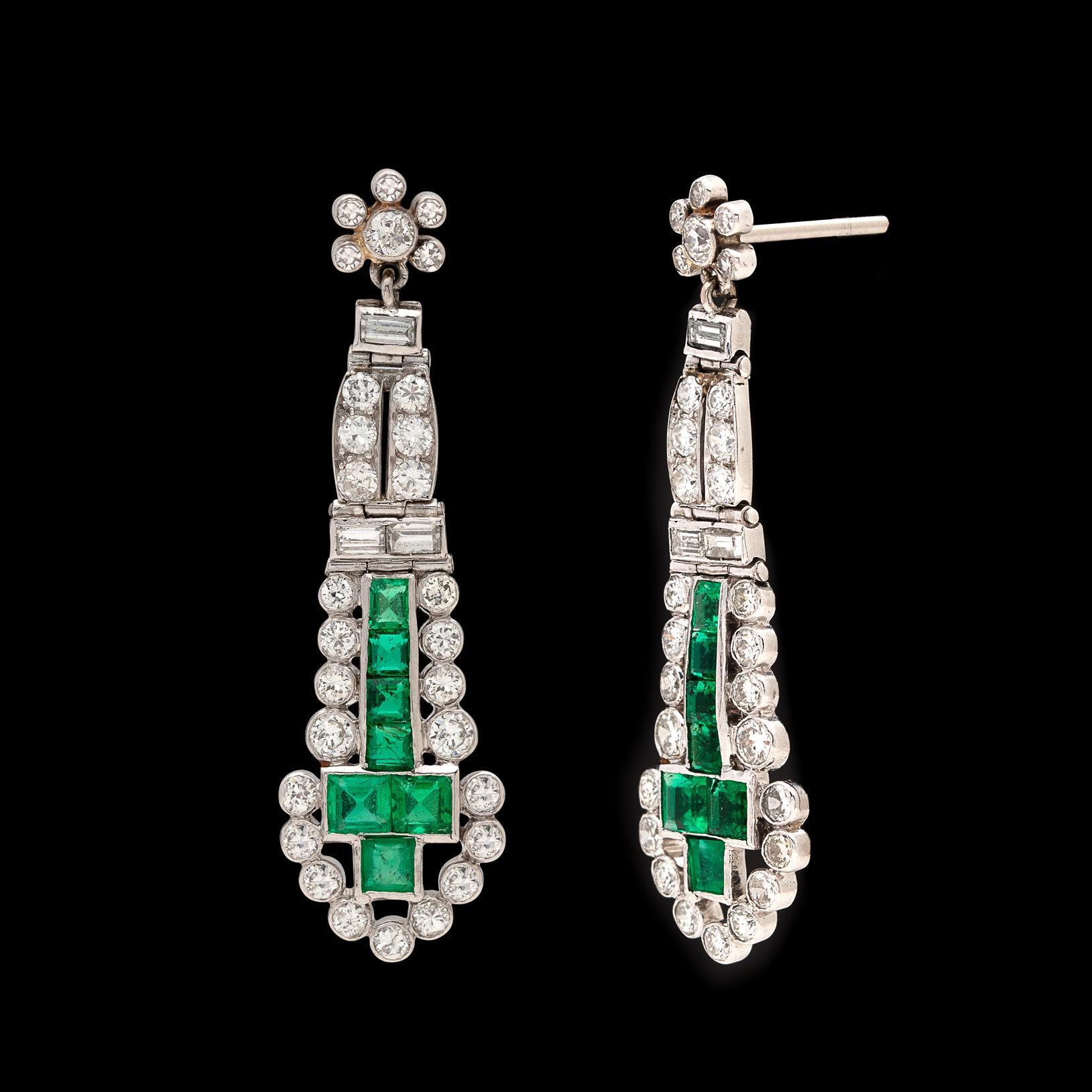 Emerald and Diamond Art Deco Platinum Drop Earrings In Good Condition In San Francisco, CA