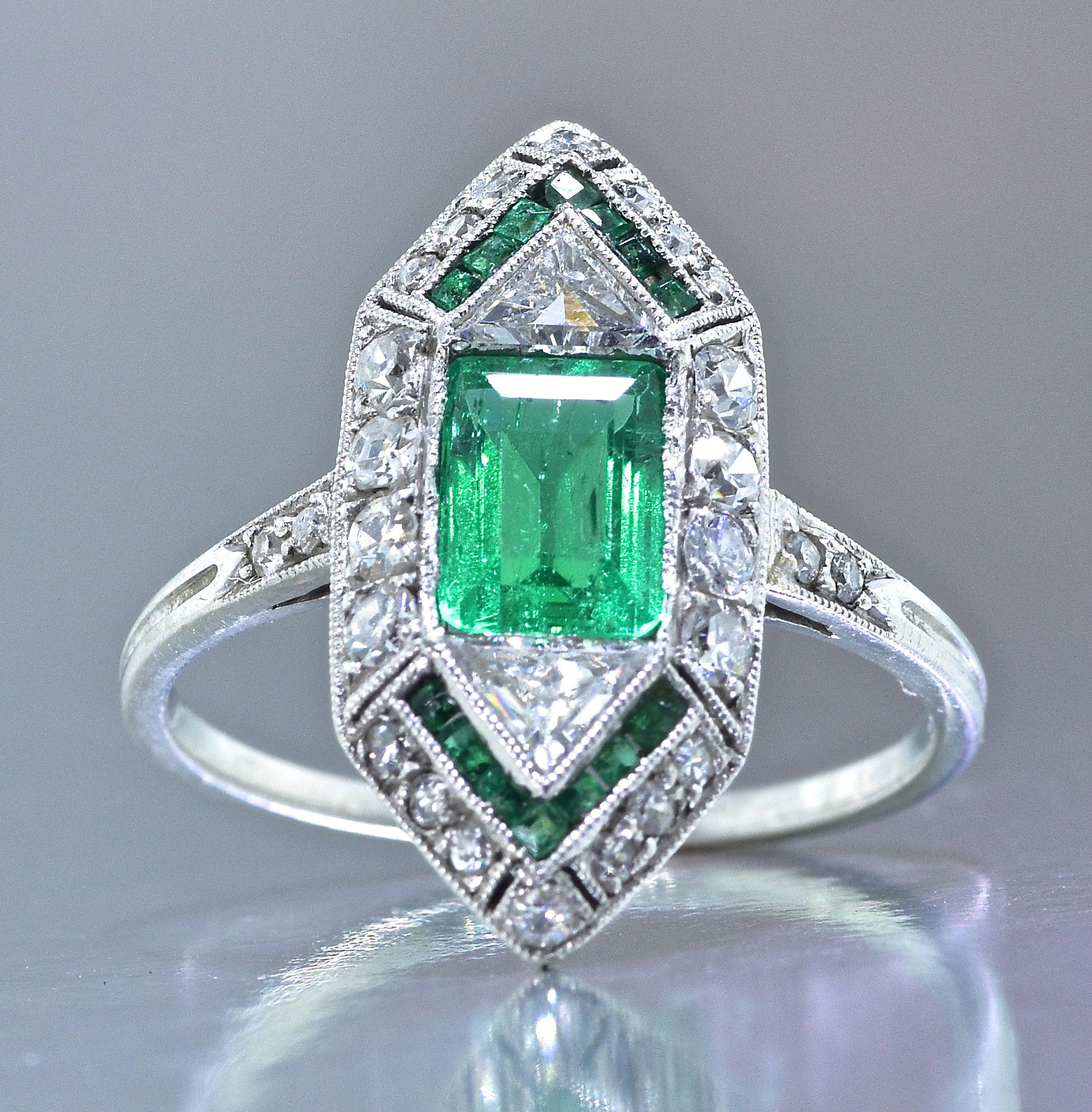 Emerald and Diamond Art Deco Platinum Ring, circa 1925 In Excellent Condition In Aspen, CO