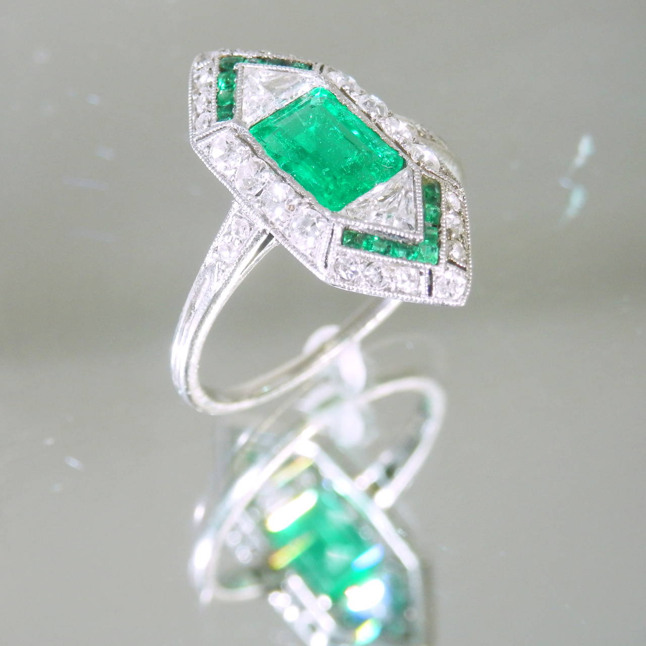 Emerald and Diamond Art Deco Platinum Ring, circa 1925 2