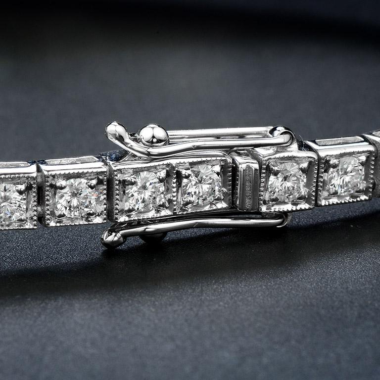 Emerald and Diamond Art Deco Style Bracelet in 18K White Gold For Sale 2
