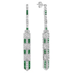 Ohrhänger mit Smaragd und Diamant im Art-Déco-Stil aus 18 Karat Weißgold Ohrhänger mit Smaragd und Diamant im Art-Déco-Stil aus 18 Karat Weißgold