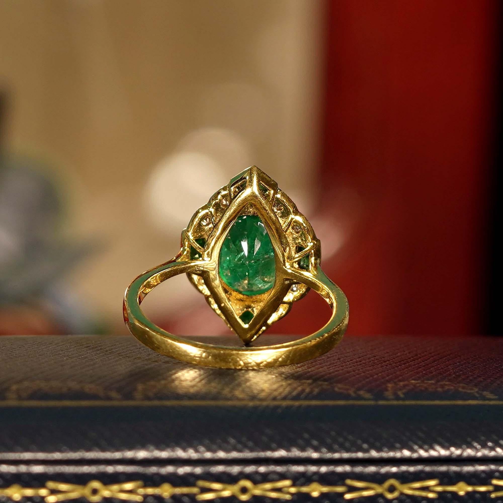 Bague de fiançailles en or jaune 18 carats avec émeraude et diamant de style Art déco Pour femmes en vente