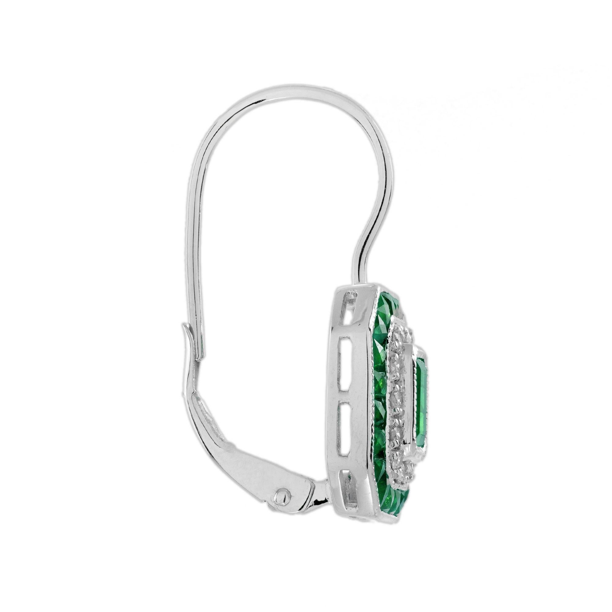 Taglio smeraldo Orecchini a leva con smeraldo e diamante in stile Art Déco in oro bianco 14K in vendita