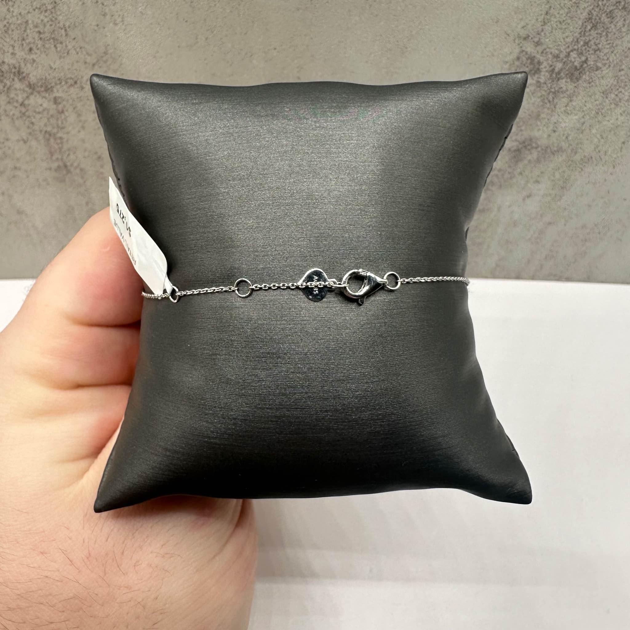 Taille ronde Bracelet à barres d'émeraudes et de diamants en or blanc 14 carats - 5 émeraudes, 0,06 carat poids total en vente
