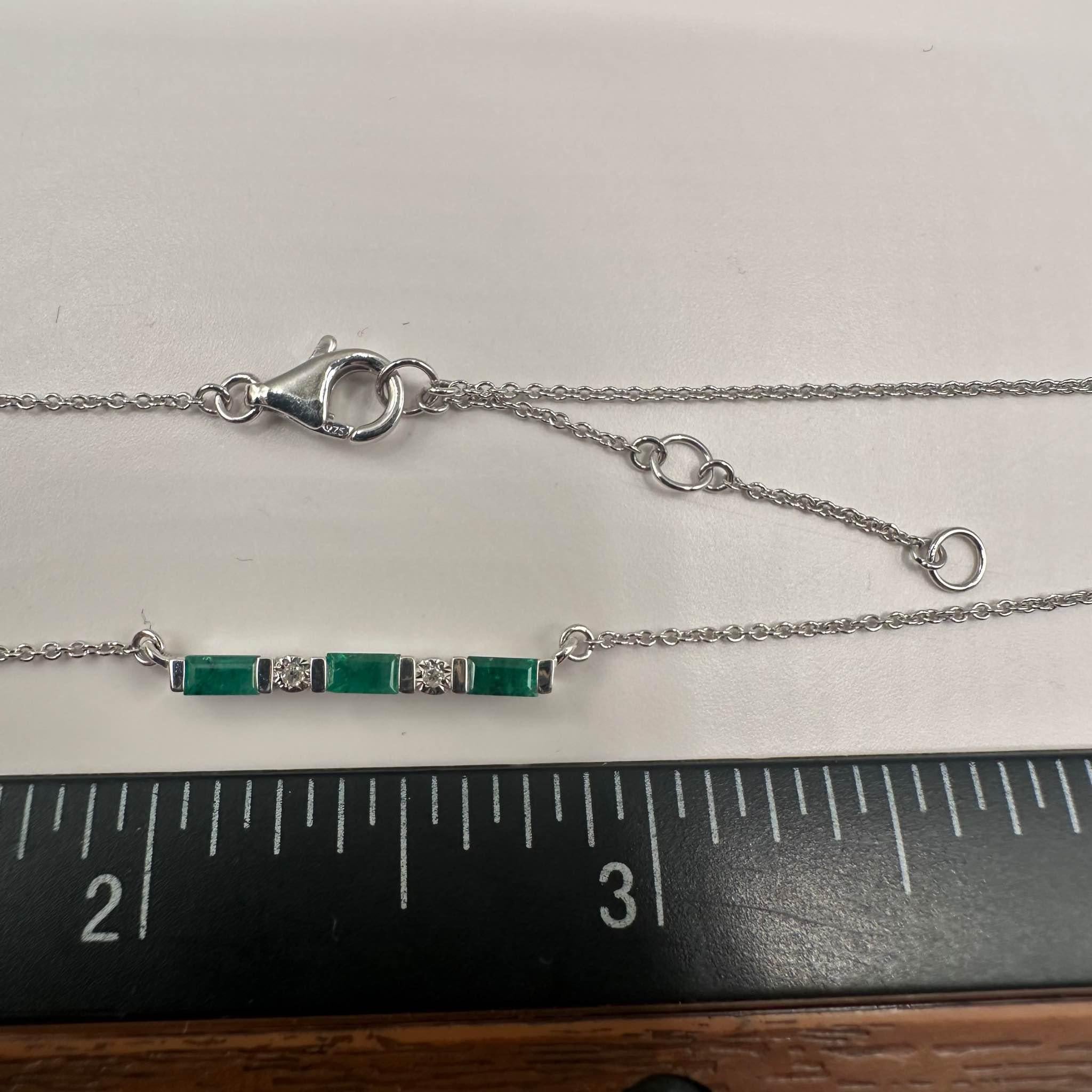 De las mujeres Collar de Esmeraldas y Diamantes en Plata de Ley - 3 Esmeraldas, 0.01ctw Dia en venta