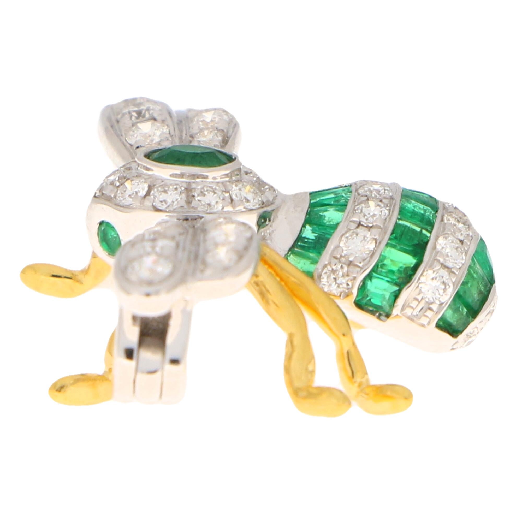 Emerald and Diamond Bee Brooch Pin Set in 18k Yellow and White Gold For Sale 1