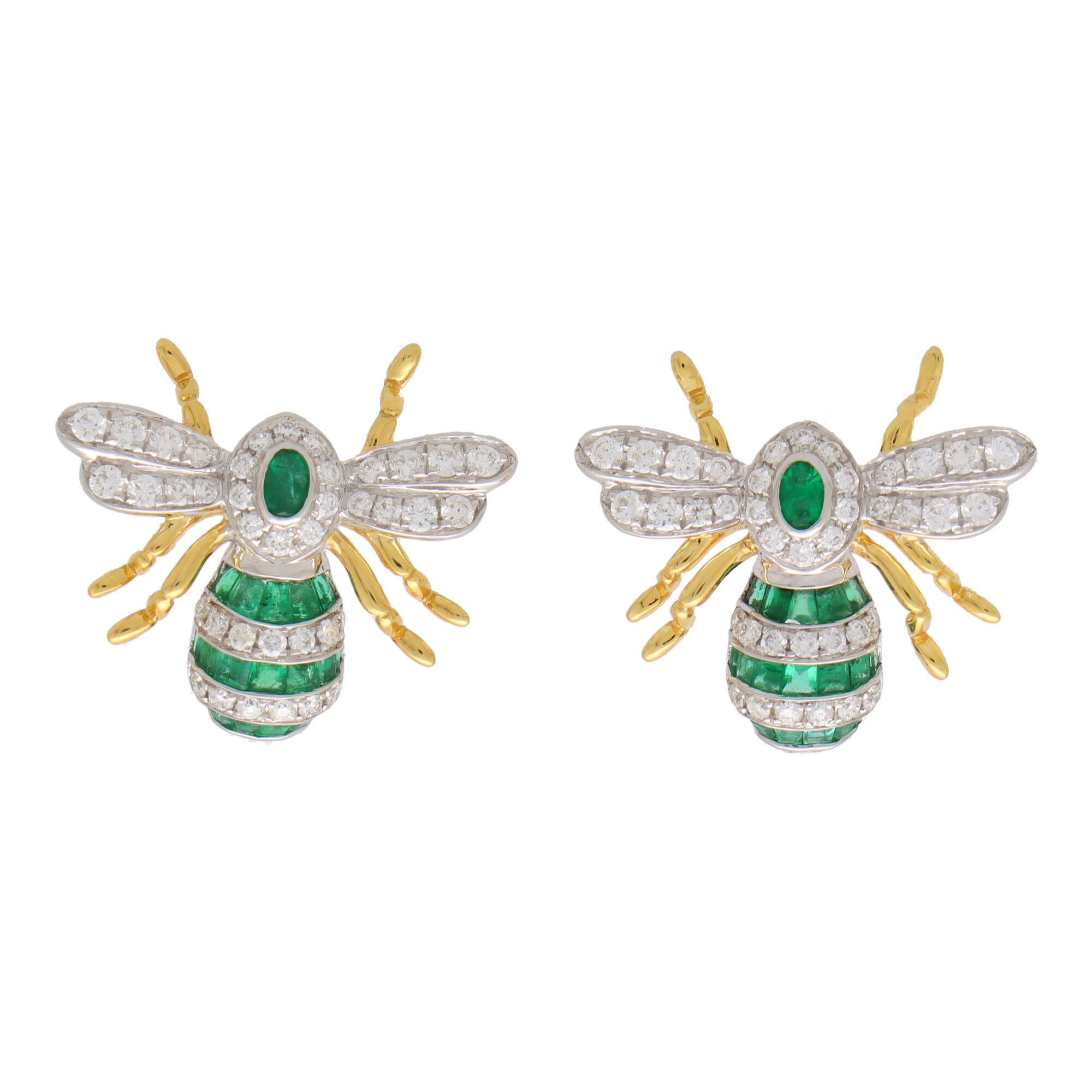 Emerald and Diamond Bee Earrings Set in 18k White and Yellow Gold In New Condition For Sale In London, GB