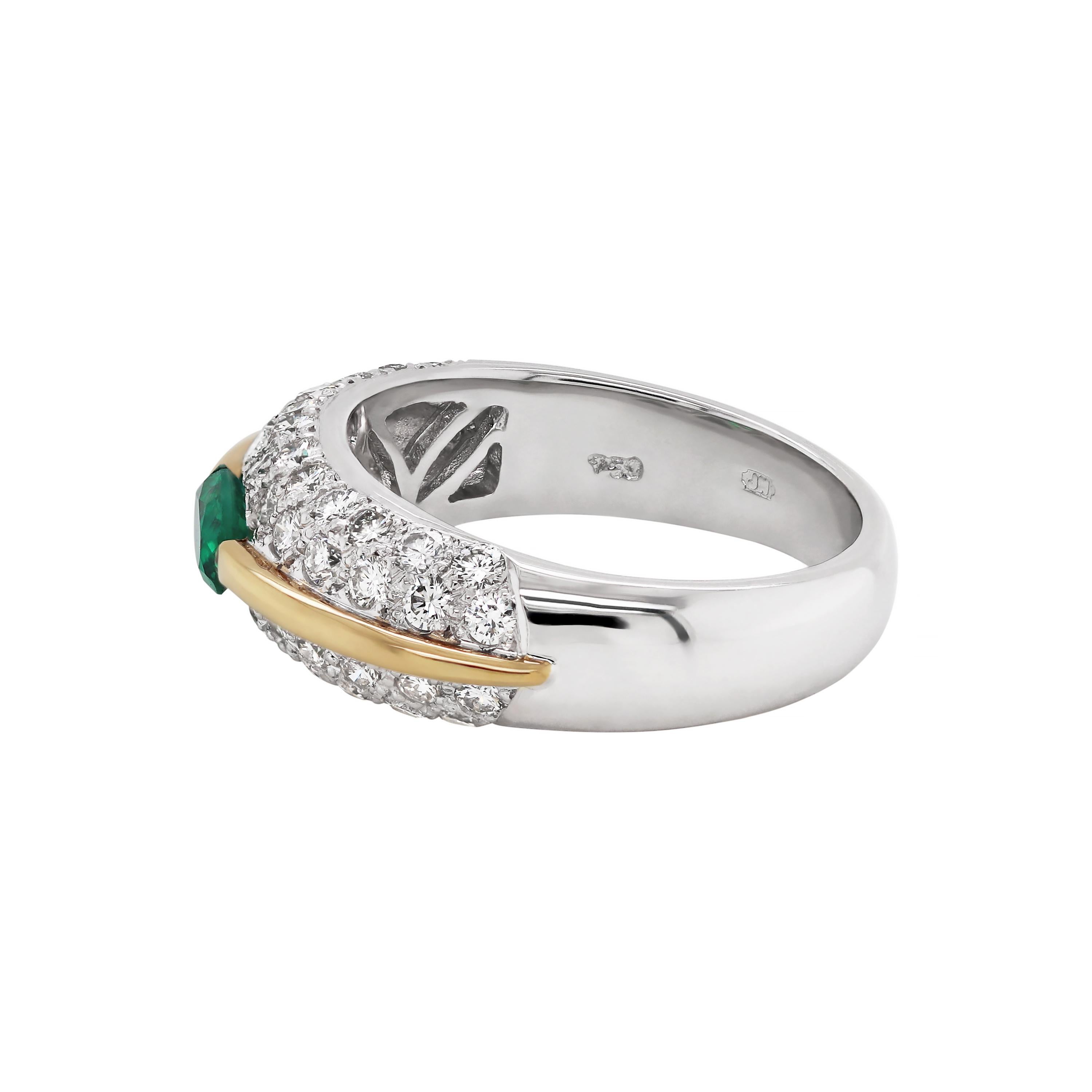 Modern Emerald and Diamond Bombé Cluster 18 Carat Gold Dress Ring For Sale