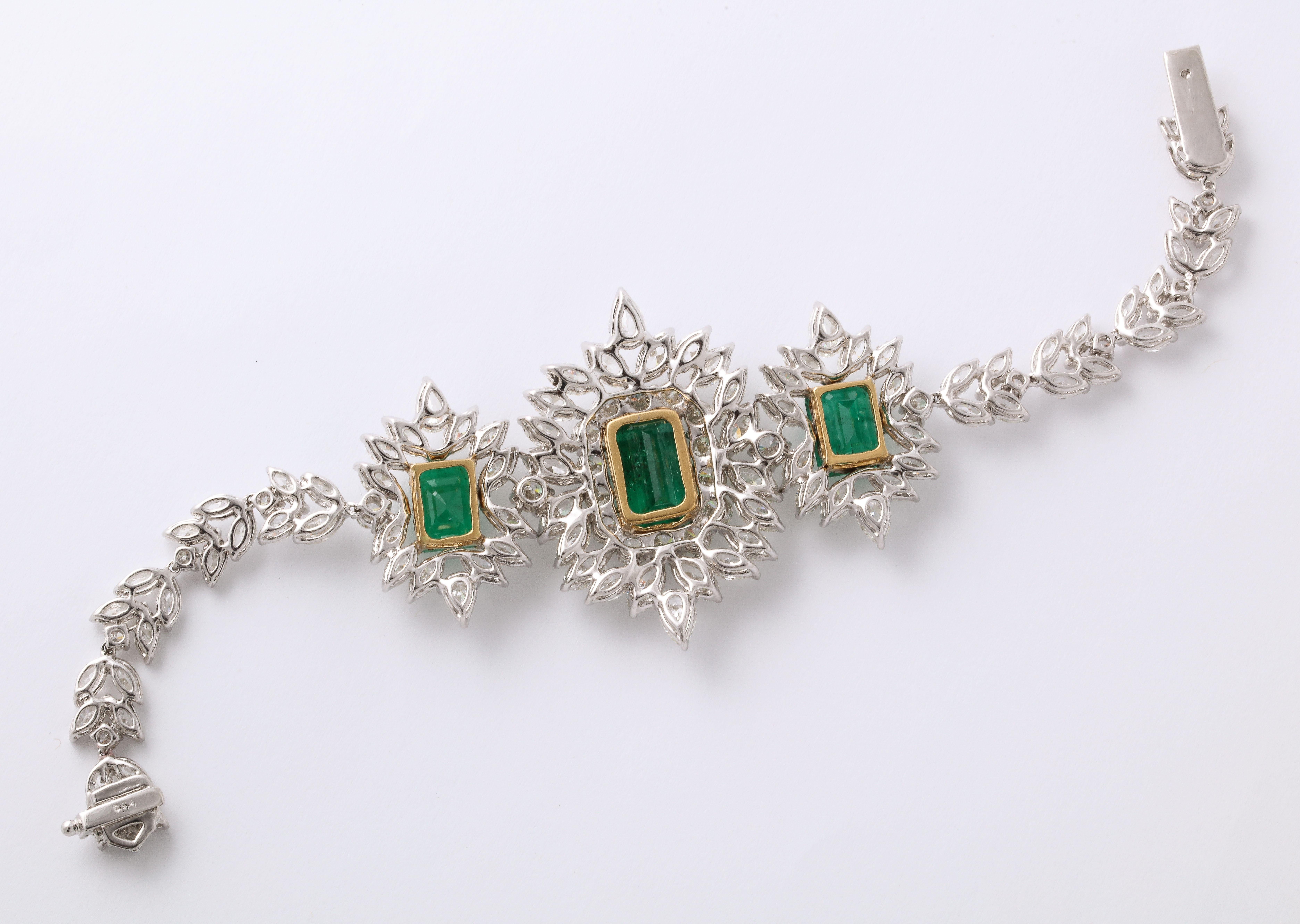 Pulsera de esmeraldas y diamantes en venta 1