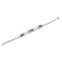 18k White Gold 7.39ct Emerald and 8.18ct Diamond Bracelet