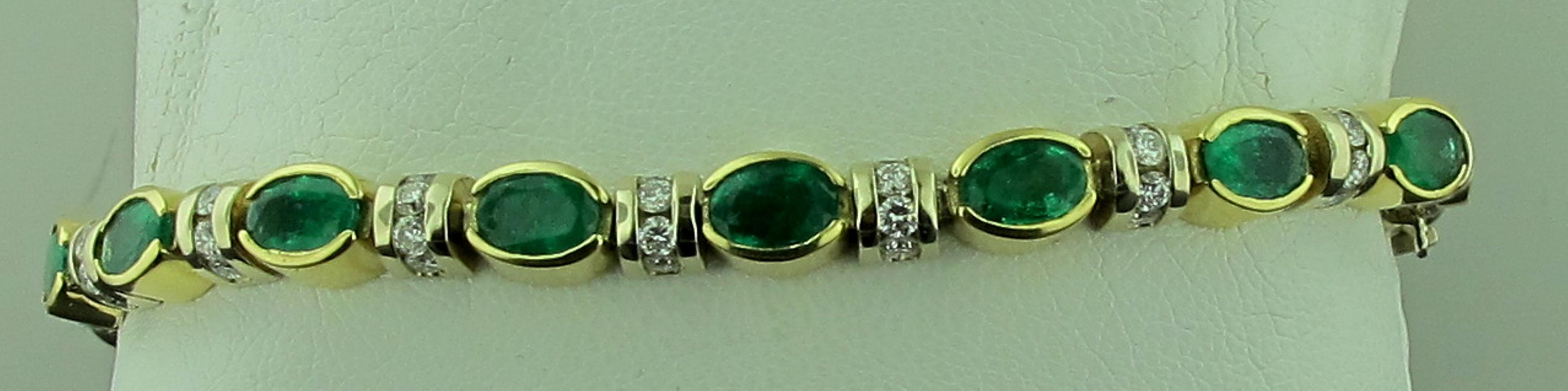 Emerald and Diamond Bracelet in 14 Karat Yellow Gold In Excellent Condition In Palm Desert, CA