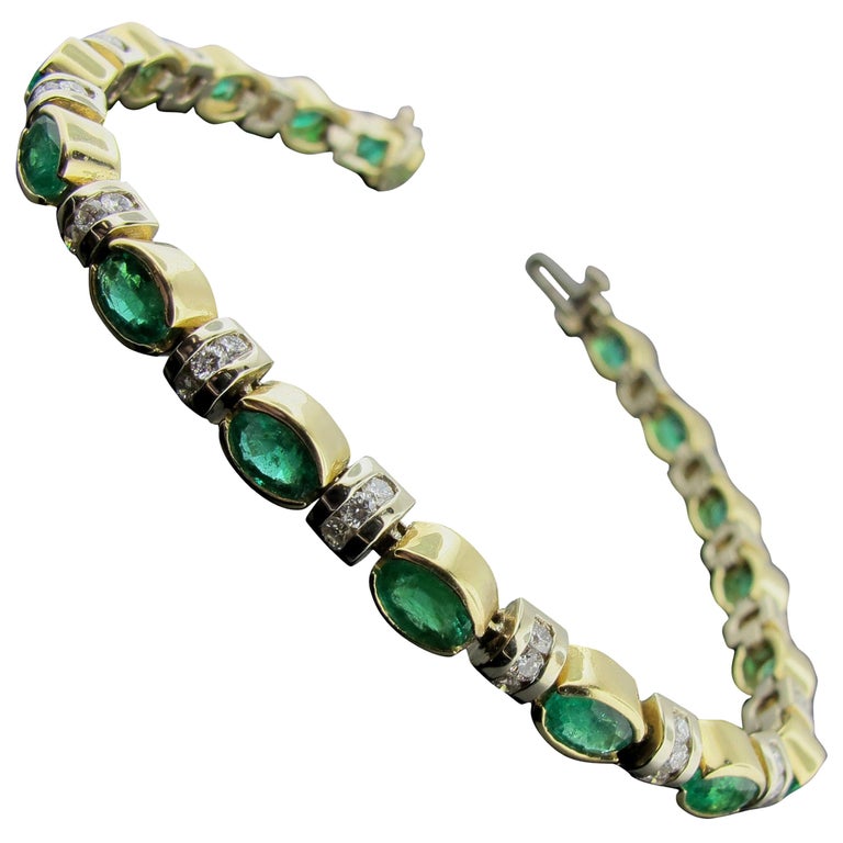 Emerald and Diamond Bracelet in 14 Karat Yellow Gold For Sale at 1stDibs