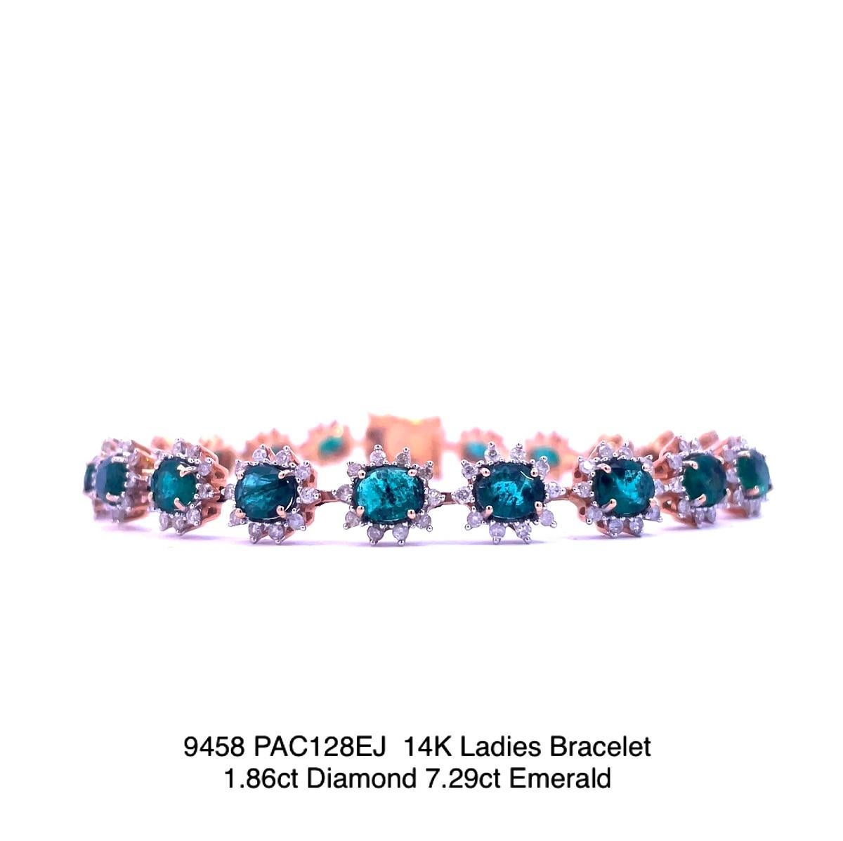 Modern Emerald and Diamond Bracelet in 14K Yellow Gold For Sale
