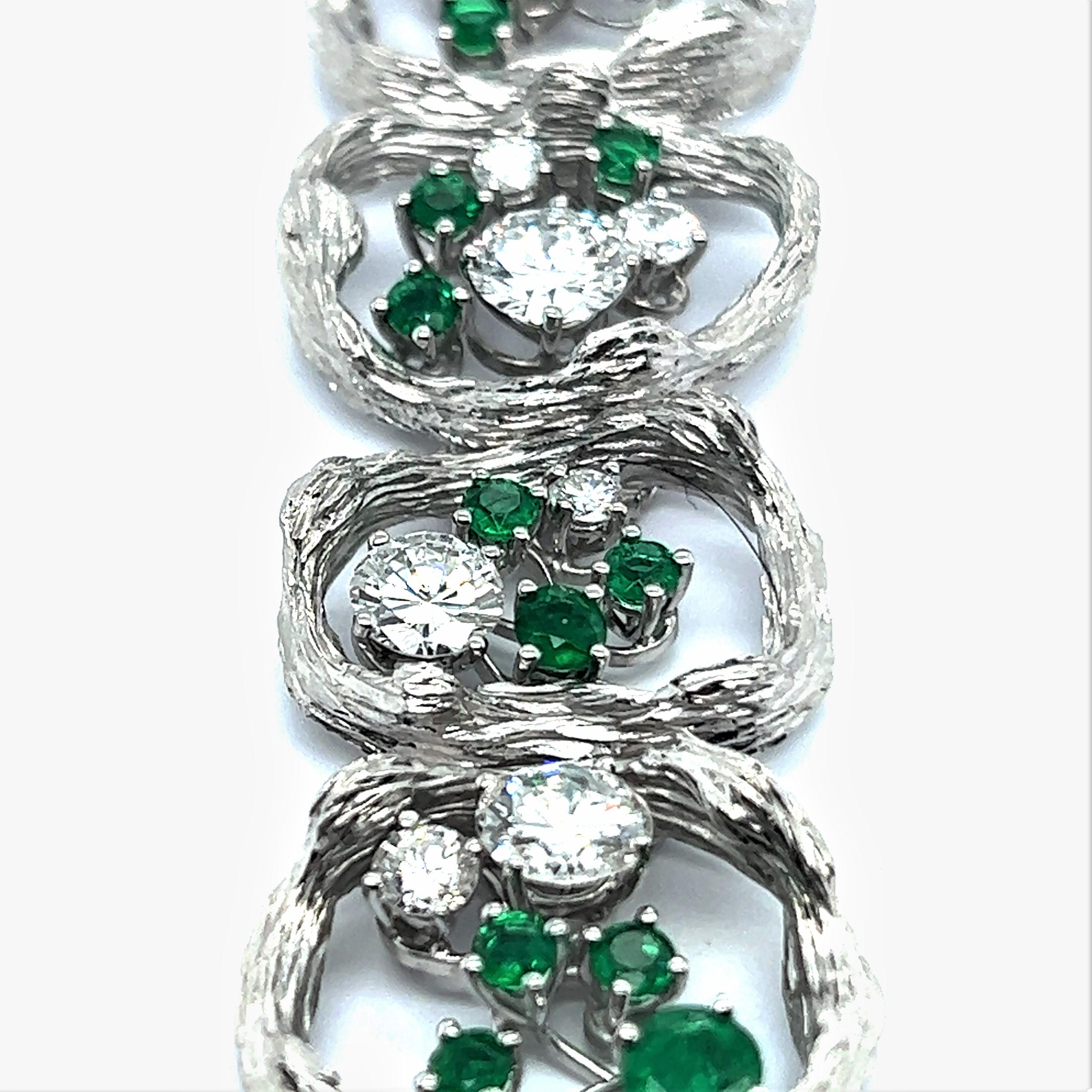 Emerald and Diamond Bracelet in 18 Karat White Gold by Paul Binder  In Excellent Condition For Sale In Lucerne, CH