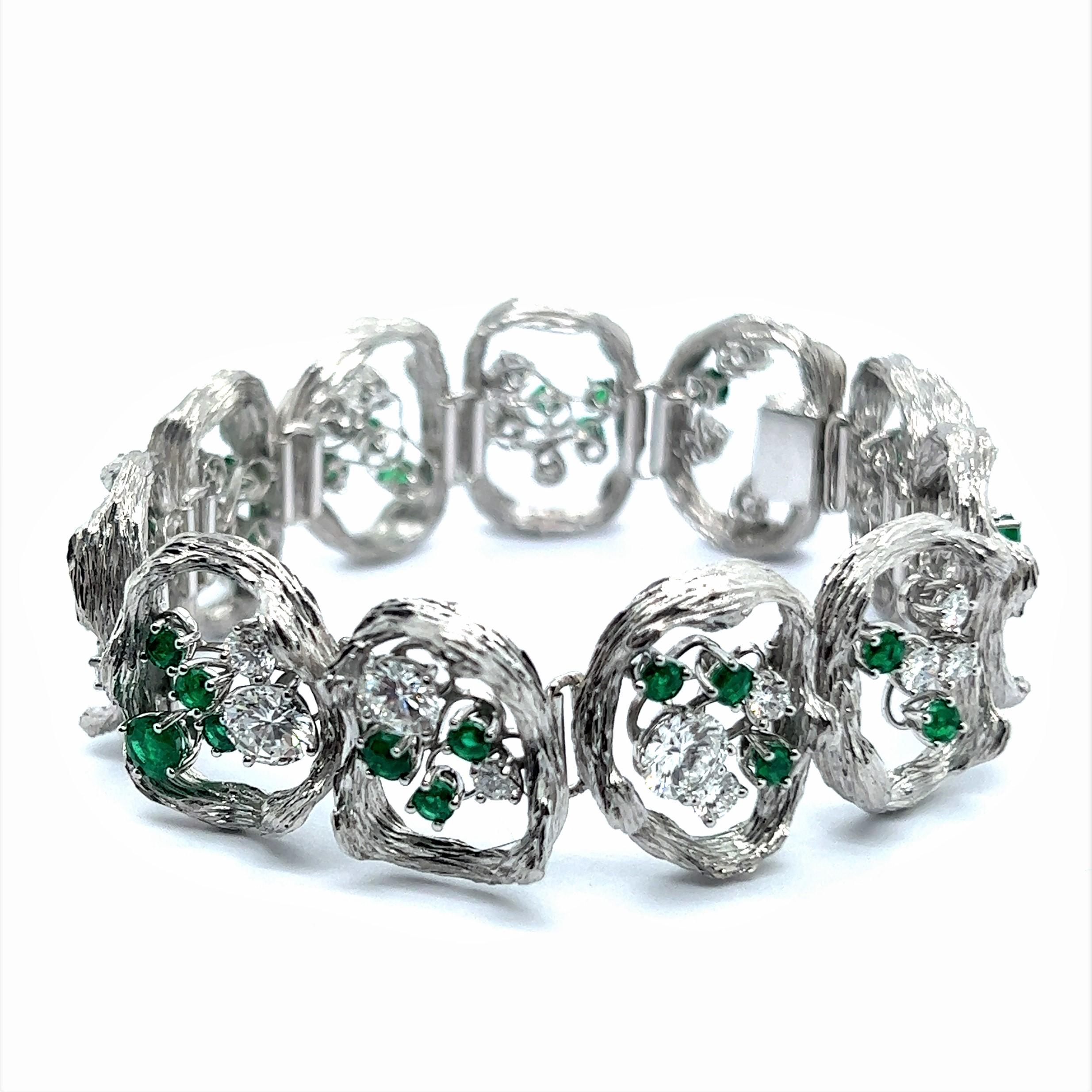 Emerald and Diamond Bracelet in 18 Karat White Gold by Paul Binder  For Sale 1