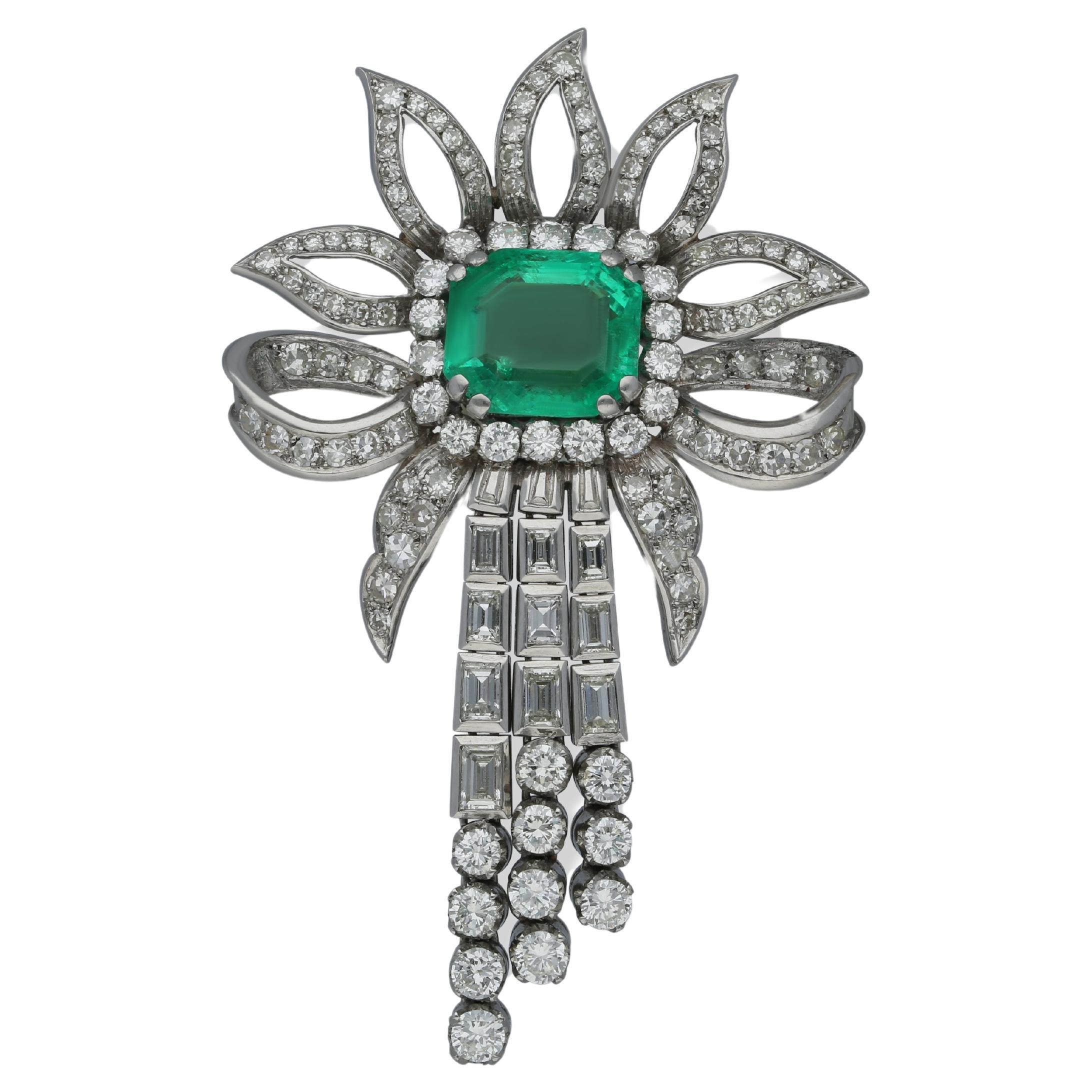 Emerald and diamond brooch Floral design For Sale