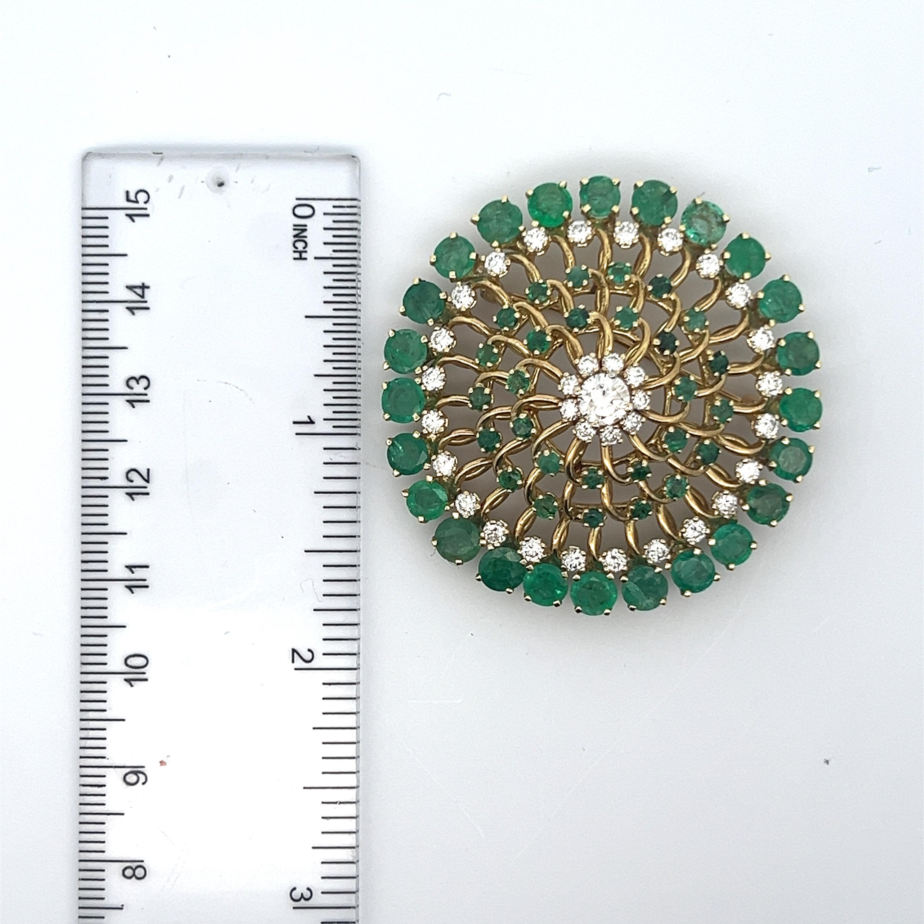 Broche de esmeralda y diamantes en Excelente estado para la venta en New York, NY