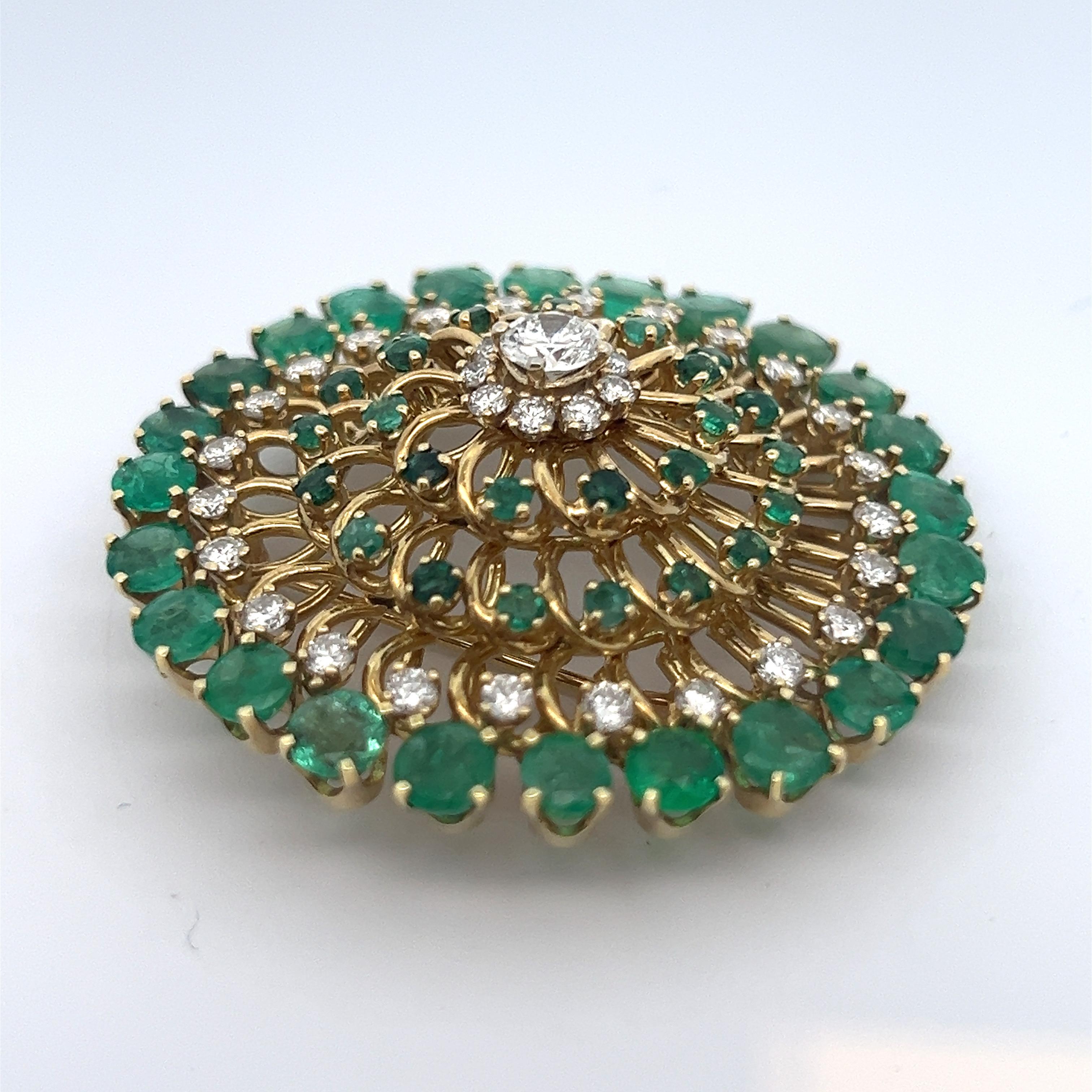 Broche de esmeralda y diamantes en venta 4