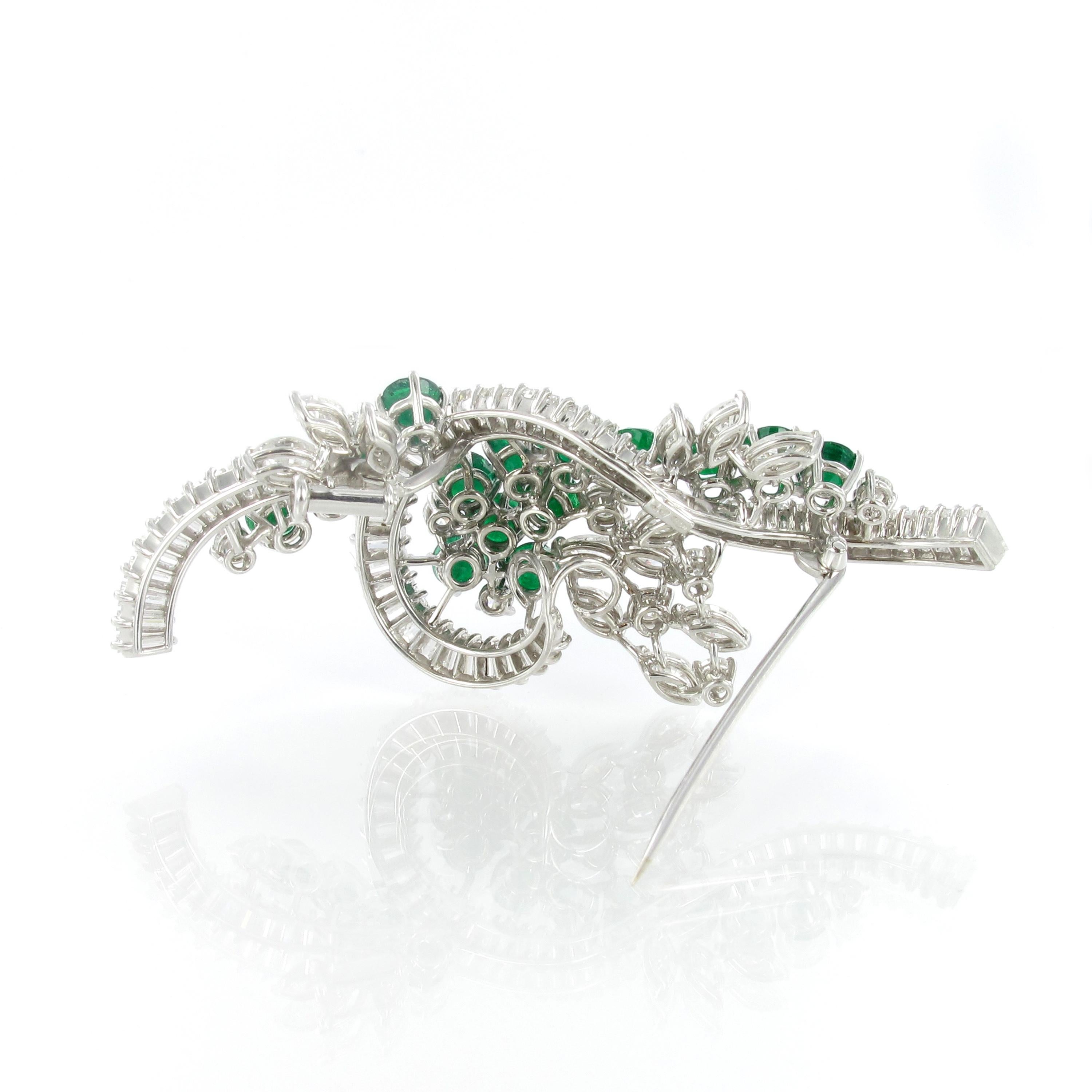 Emerald And Diamond Brooch in White Gold 750 For Sale 1