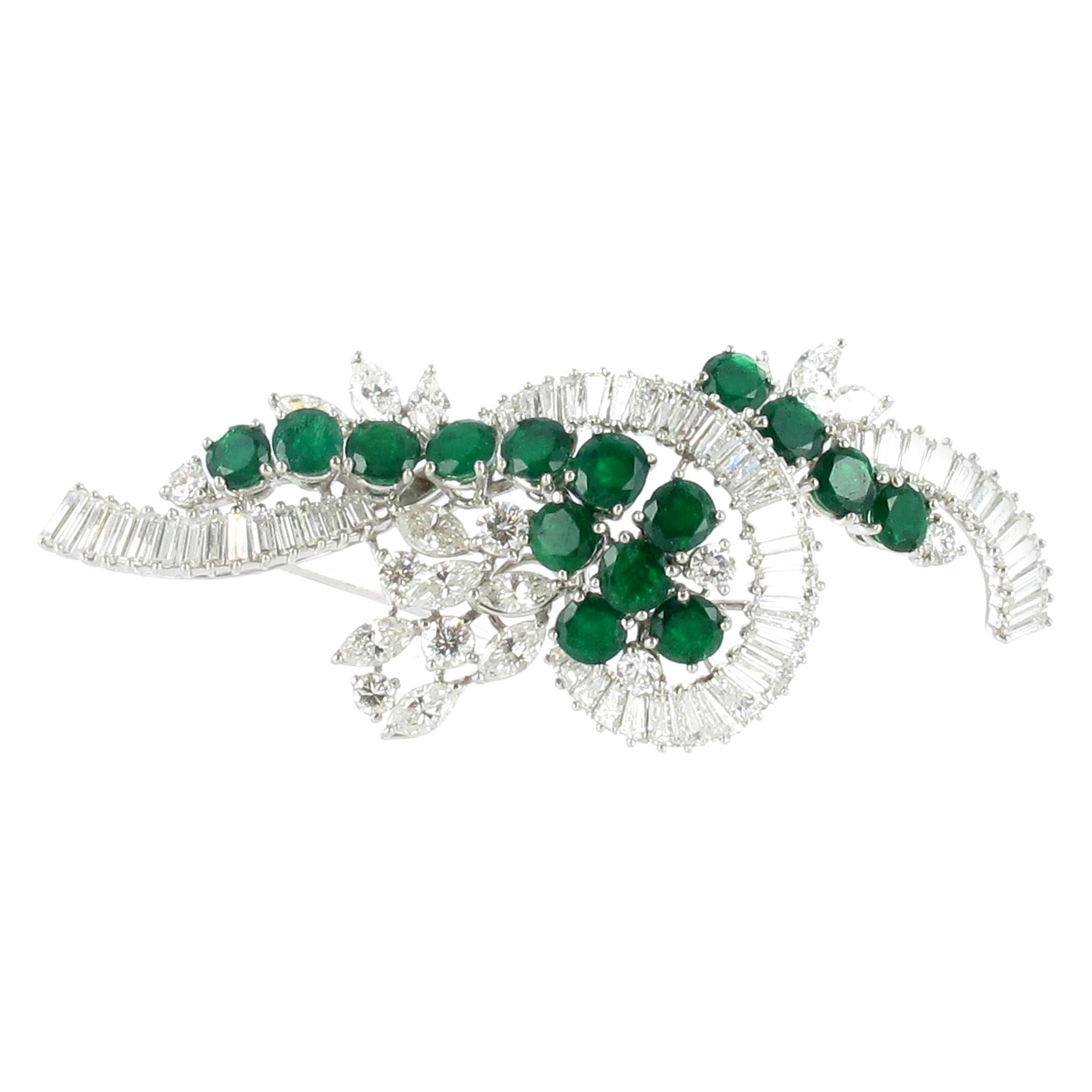 Emerald And Diamond Brooch in White Gold 750