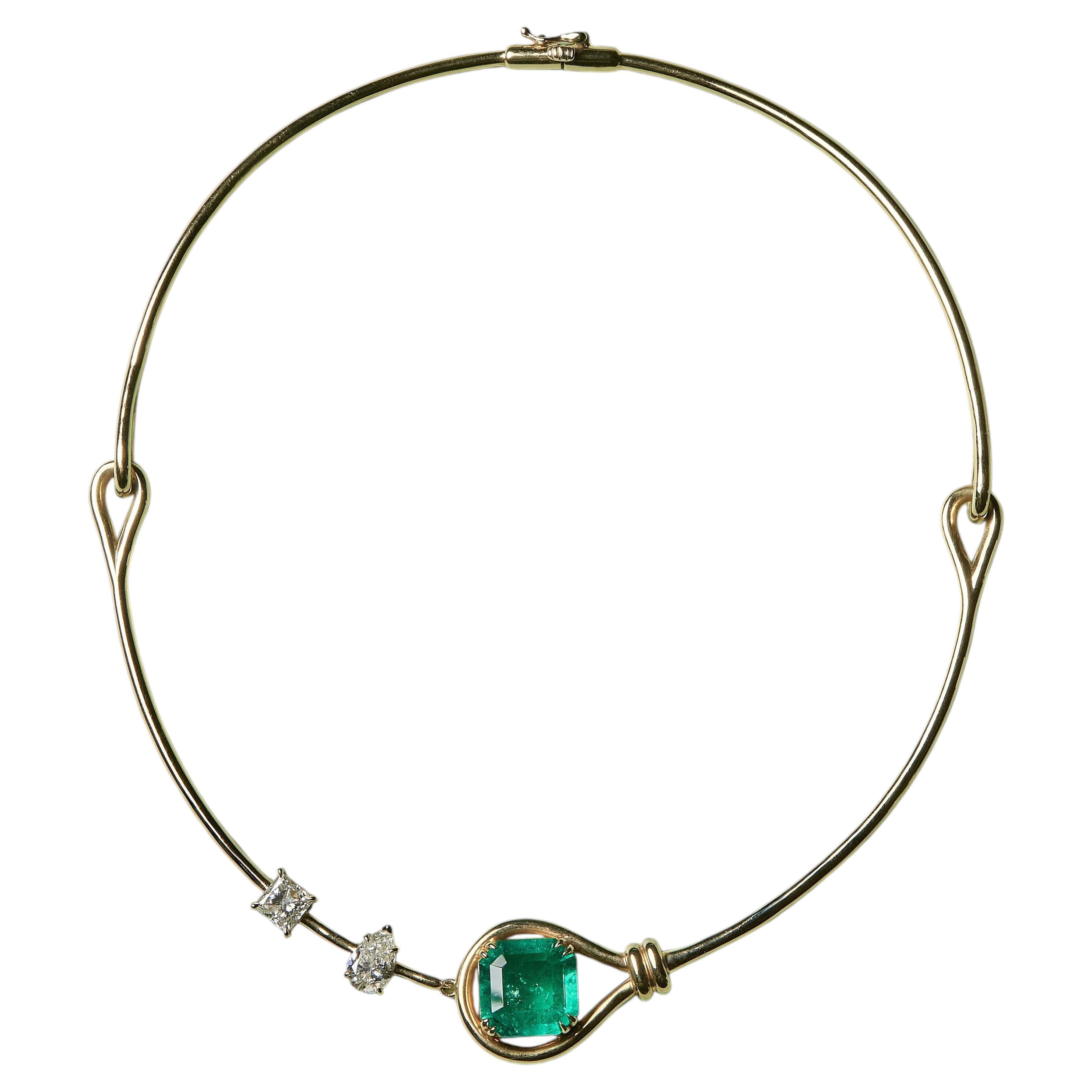 Collier ras du cou en or jaune 18k avec émeraudes et diamants par Maria Jose Jewelry