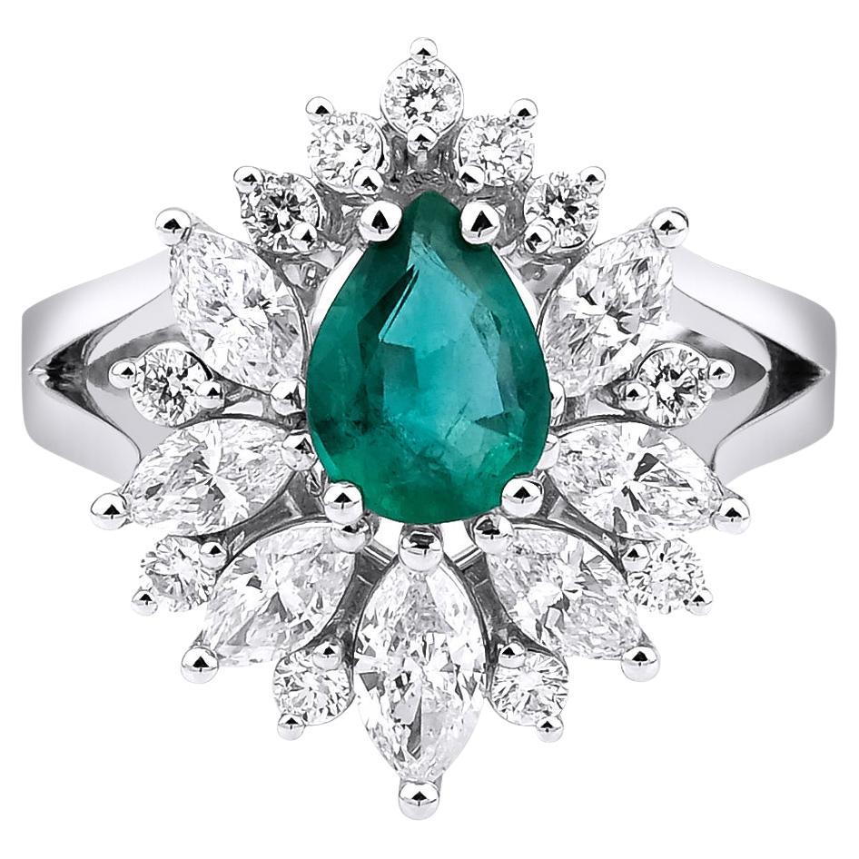Smaragd- und Diamant-Cluster-Ring aus massivem Gold mit 2,17 Karat