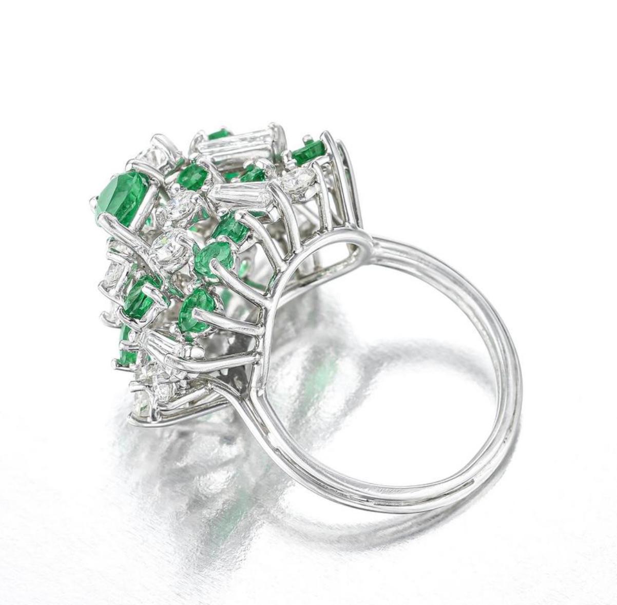 Pear Cut Emerald and Diamond Cluster Ring in 18k White Gold.  For Sale